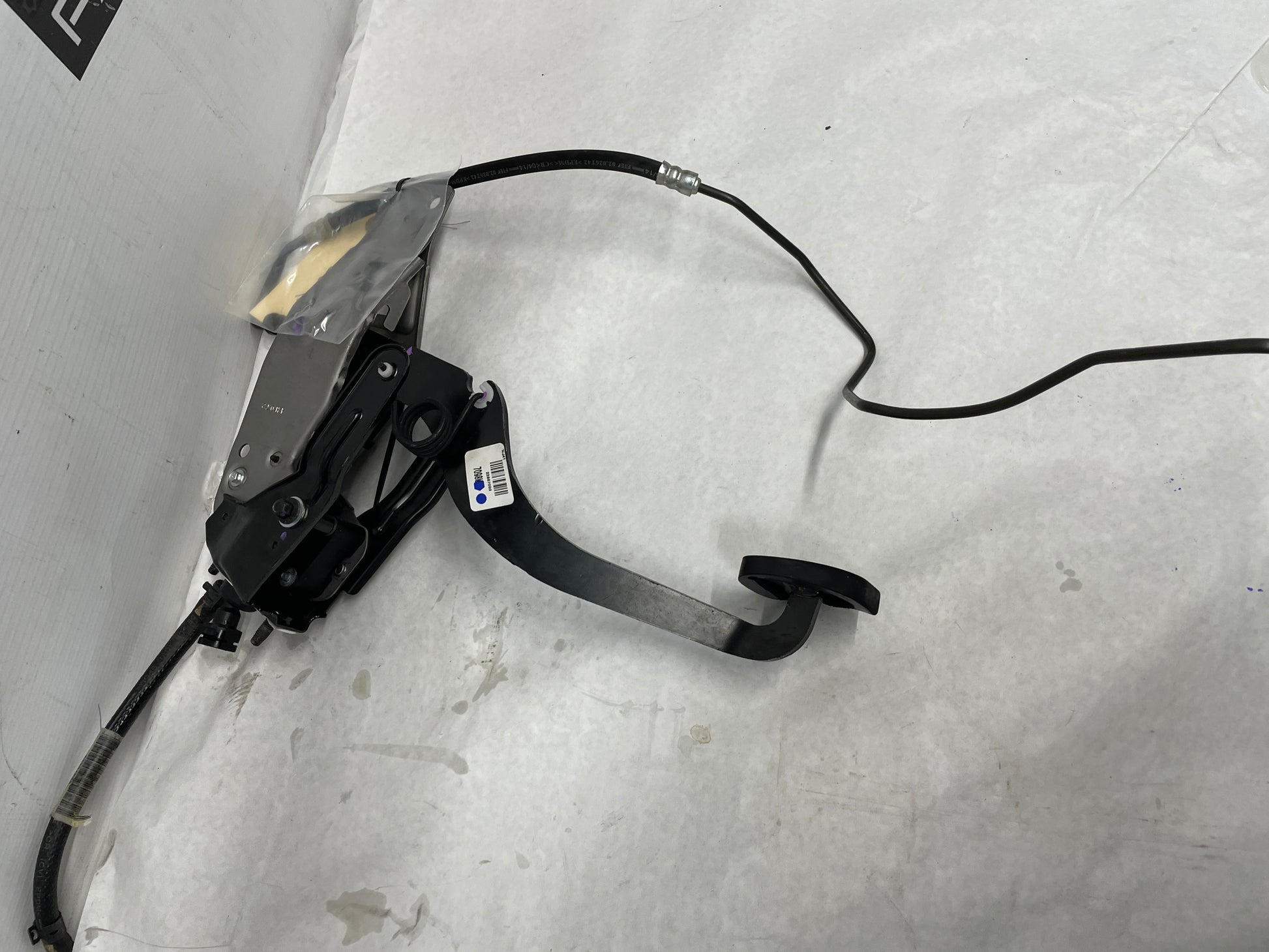 2015 Chevy Camaro SS Manual Transmission Pedal Set Brake & Clutch Assembly OEM - Day's Parts Yard