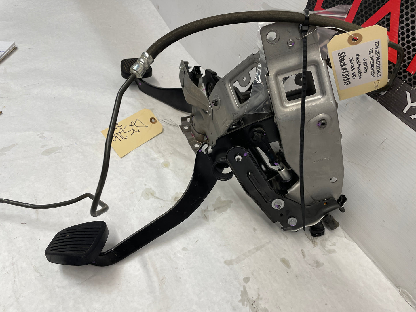 2015 Chevy Camaro SS Manual Transmission Pedal Set Brake & Clutch Assembly OEM - Day's Parts Yard