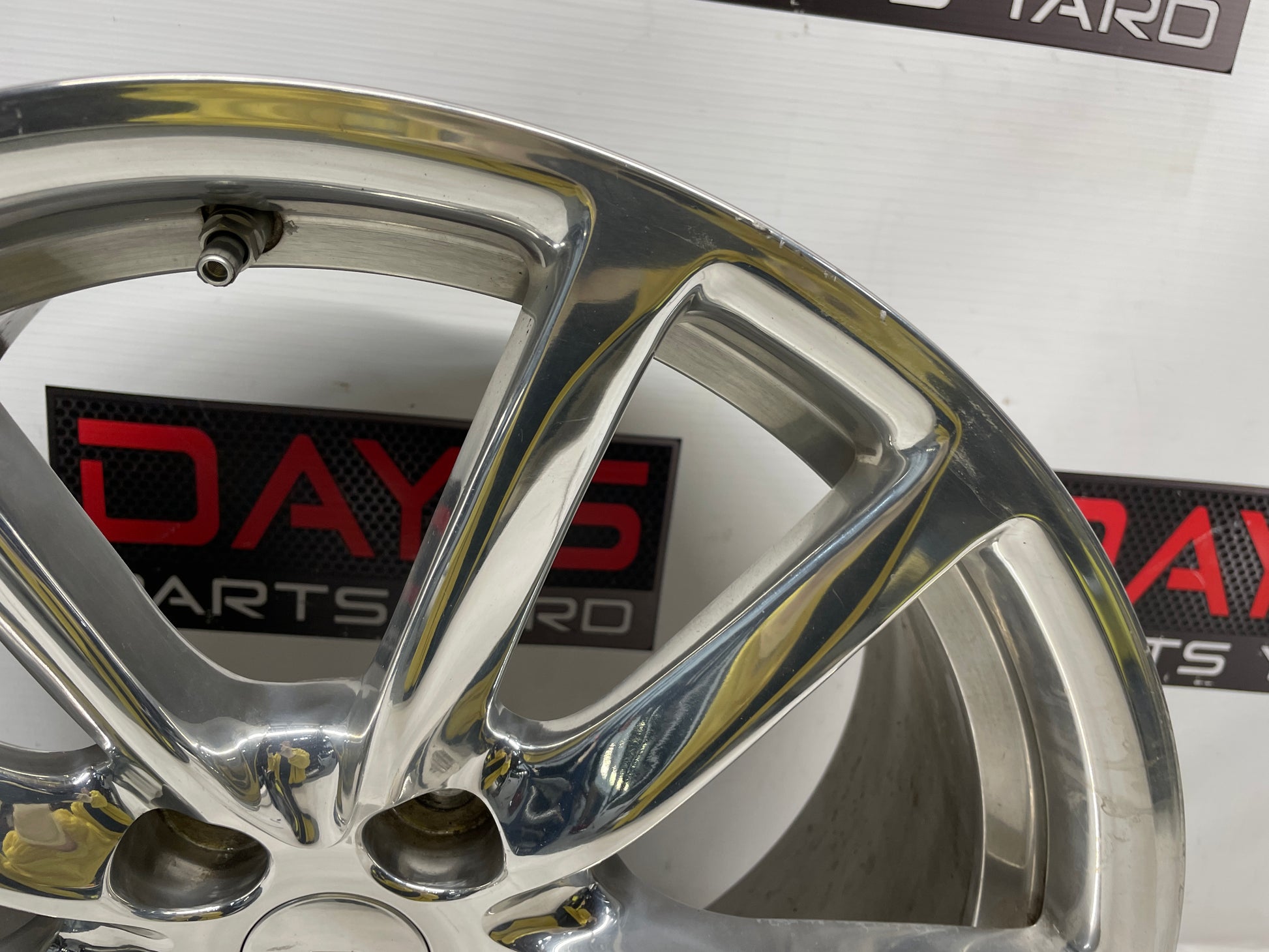 2014 Chevy SS Sedan Factory OEM Rear Wheel 19X9 - Day's Parts Yard