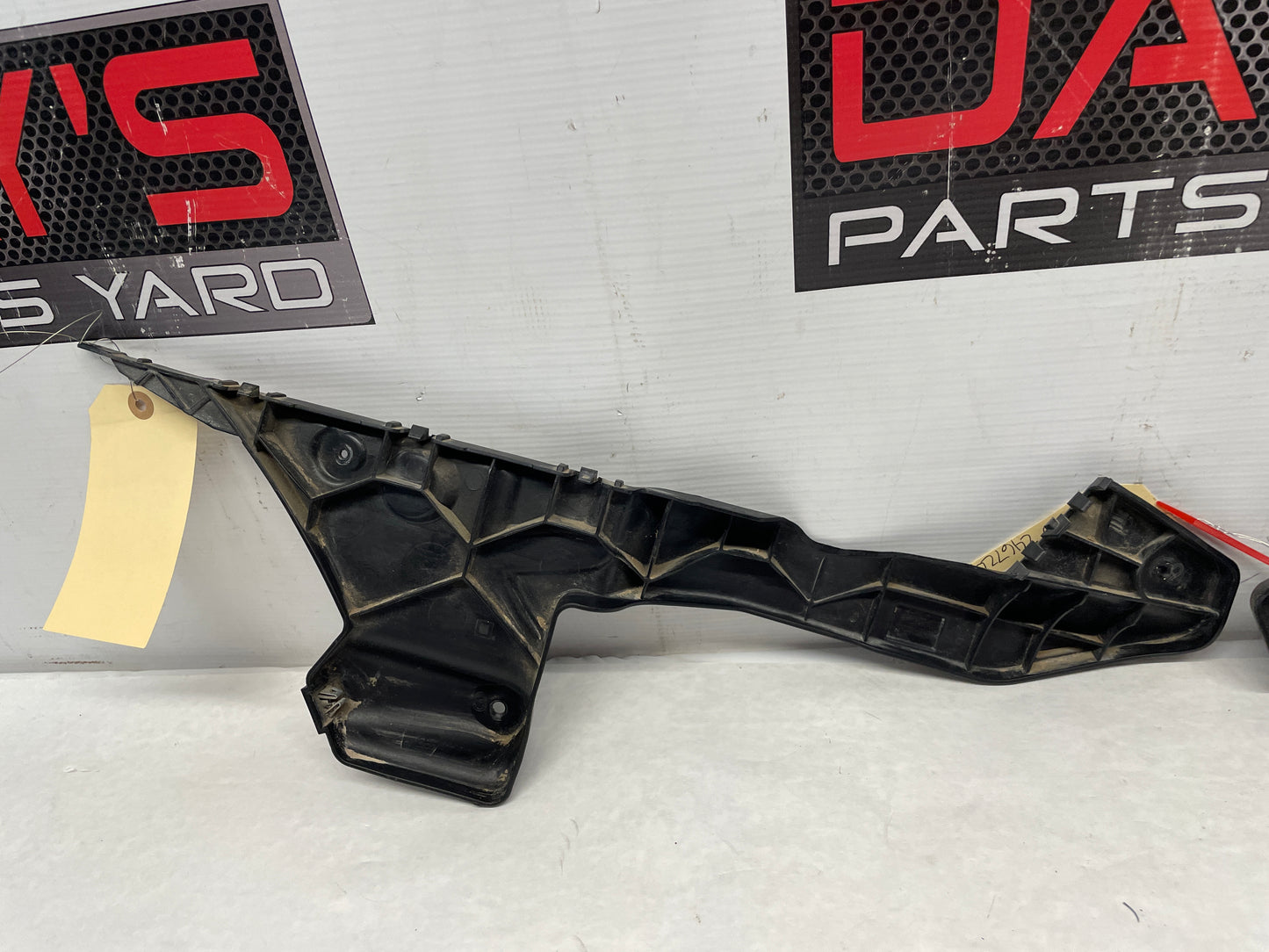2015 Chevy Camaro SS RH & LH Rear Bumper Guide Bracket Support OEM