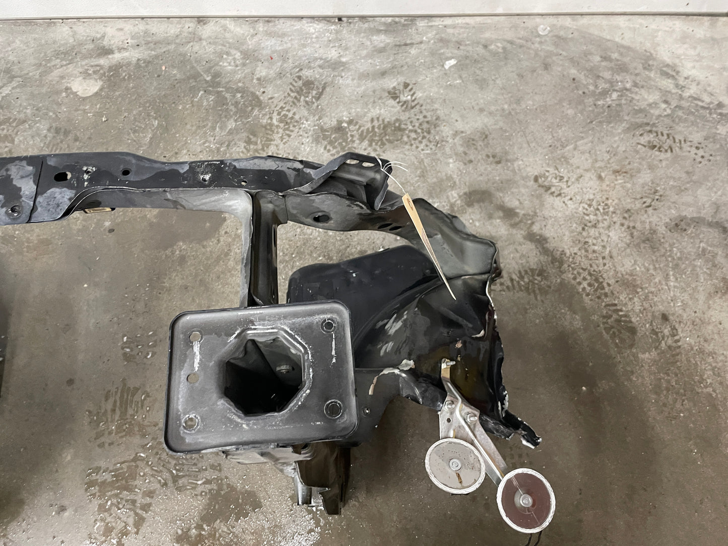 2010 Cadillac CTS-V Sedan Front Radiator Frame Core Support Headlight Bracket OEM