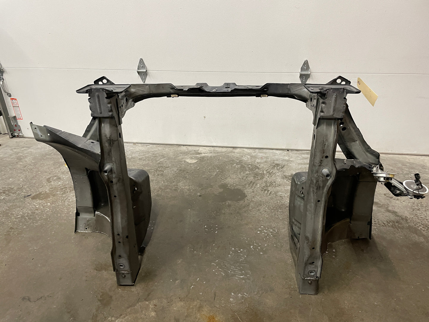 2010 Cadillac CTS-V Sedan Front Radiator Frame Core Support Headlight Bracket OEM