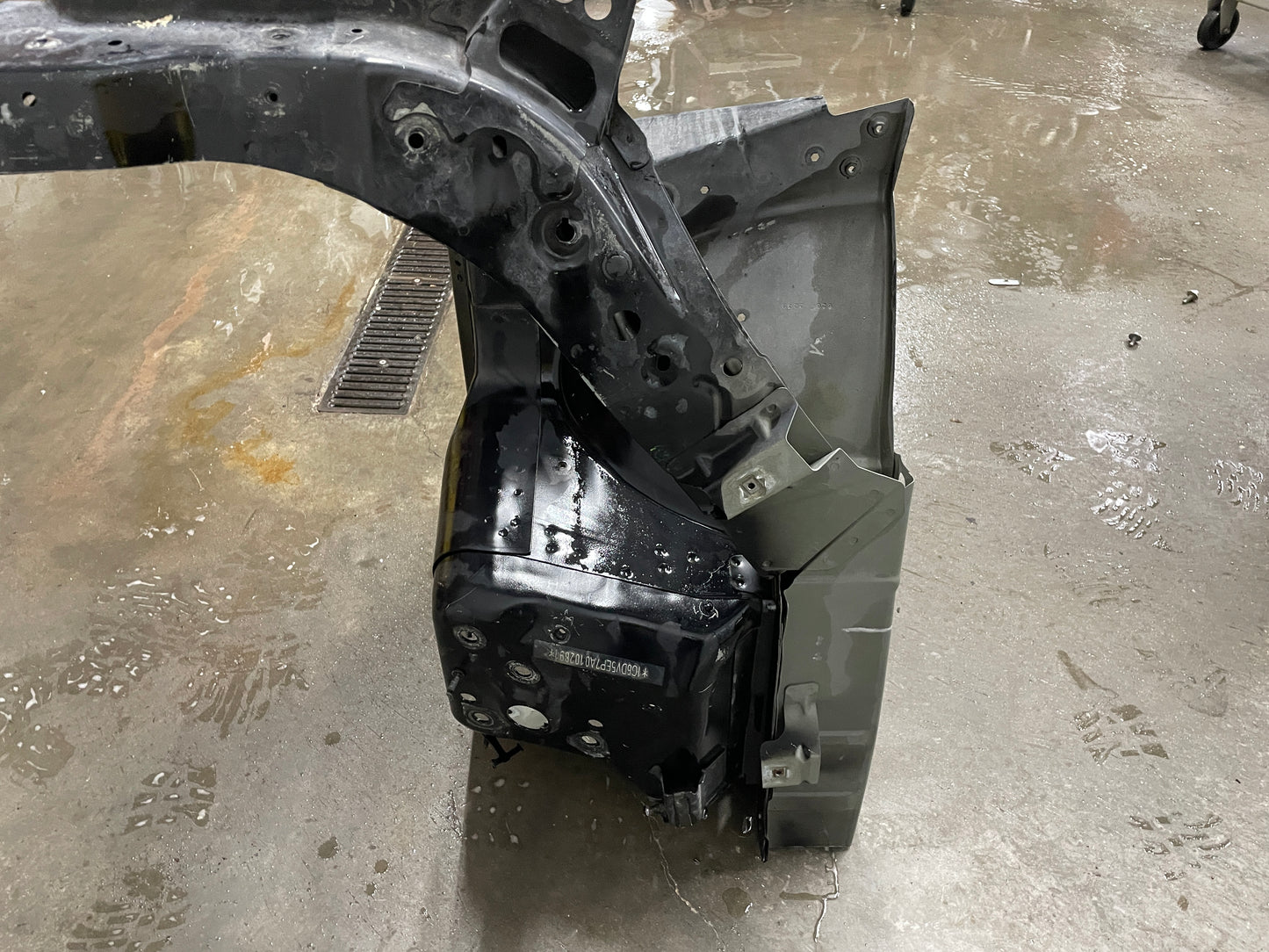 2010 Cadillac CTS-V Sedan Front Radiator Frame Core Support Headlight Bracket OEM