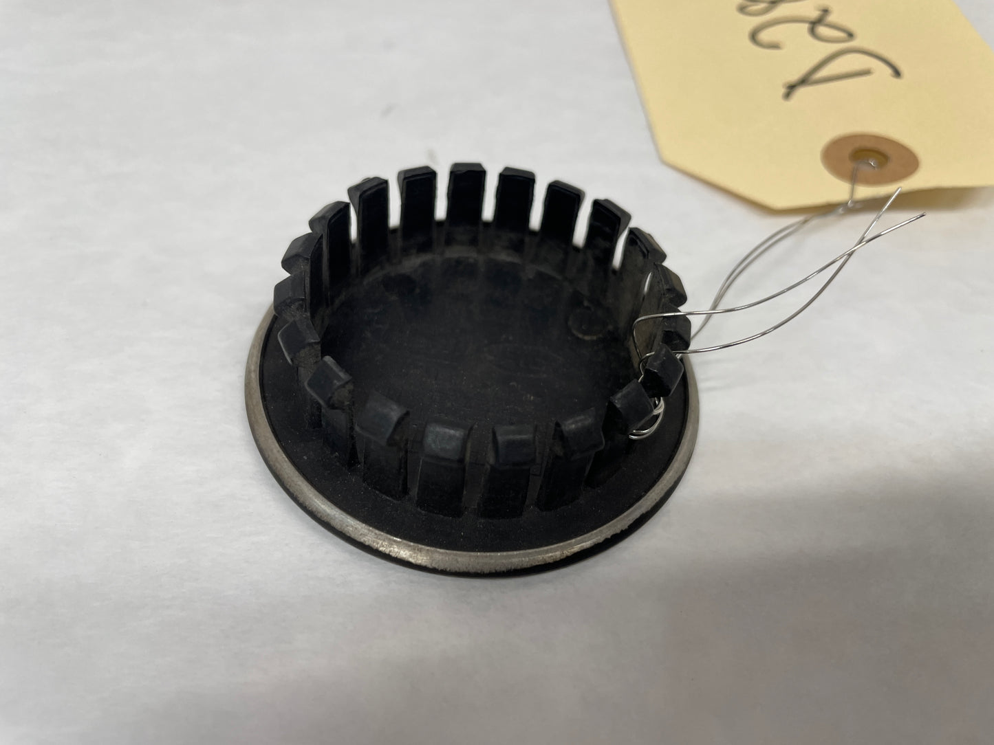 2011 Chevy Camaro SS Center Cap OEM - Day's Parts Yard