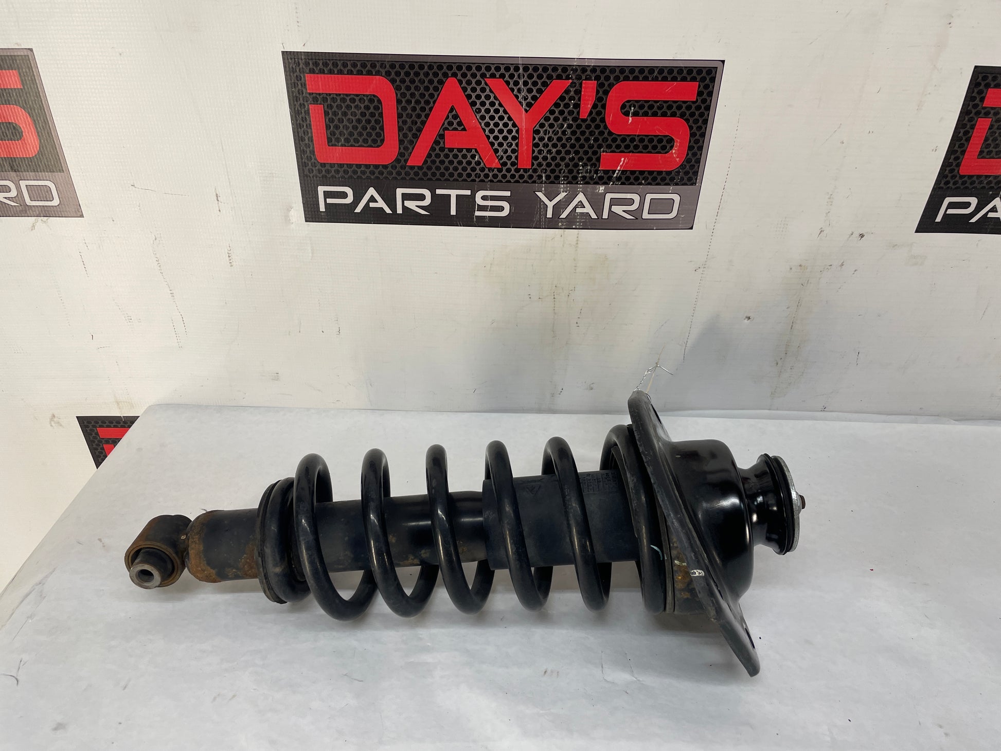 2014 Chevy SS Sedan LH Driver Rear Suspension Shock Strut Absorber Assembly OEM - Day's Parts Yard
