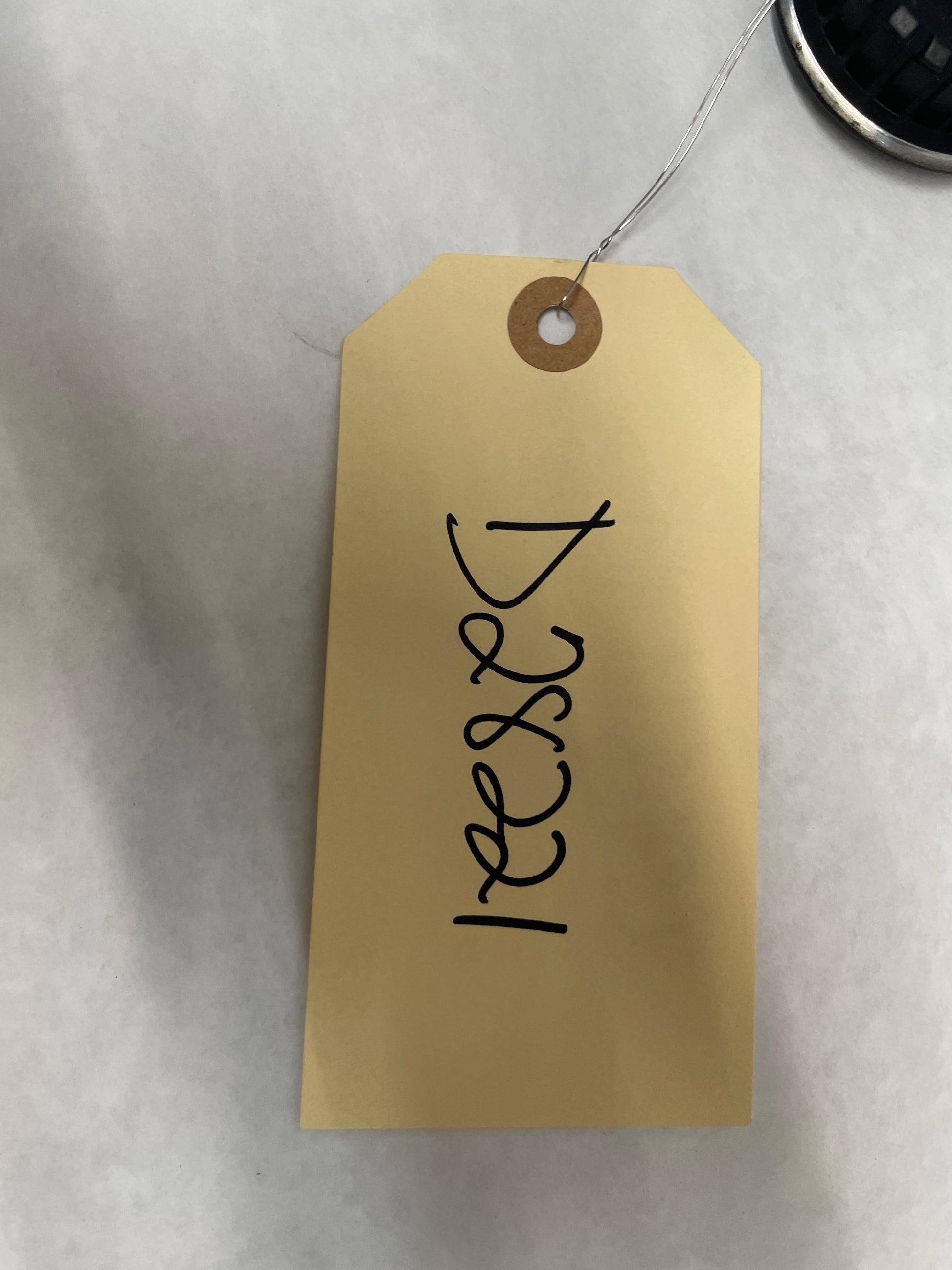 2011 Chevy Camaro SS Center Cap OEM - Day's Parts Yard