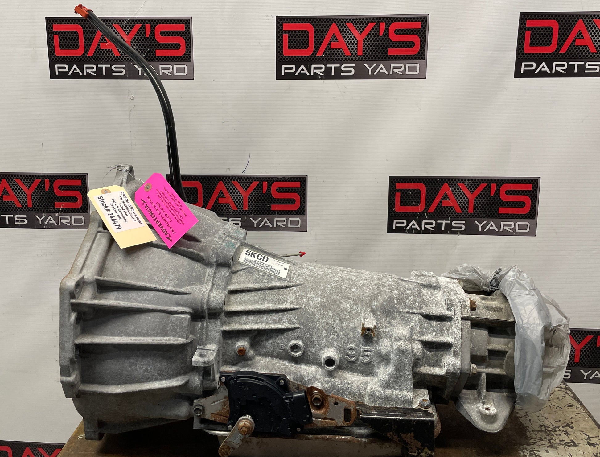 2005 Chevy Avalanche 4wd Auto Transmission OEM - Day's Parts Yard