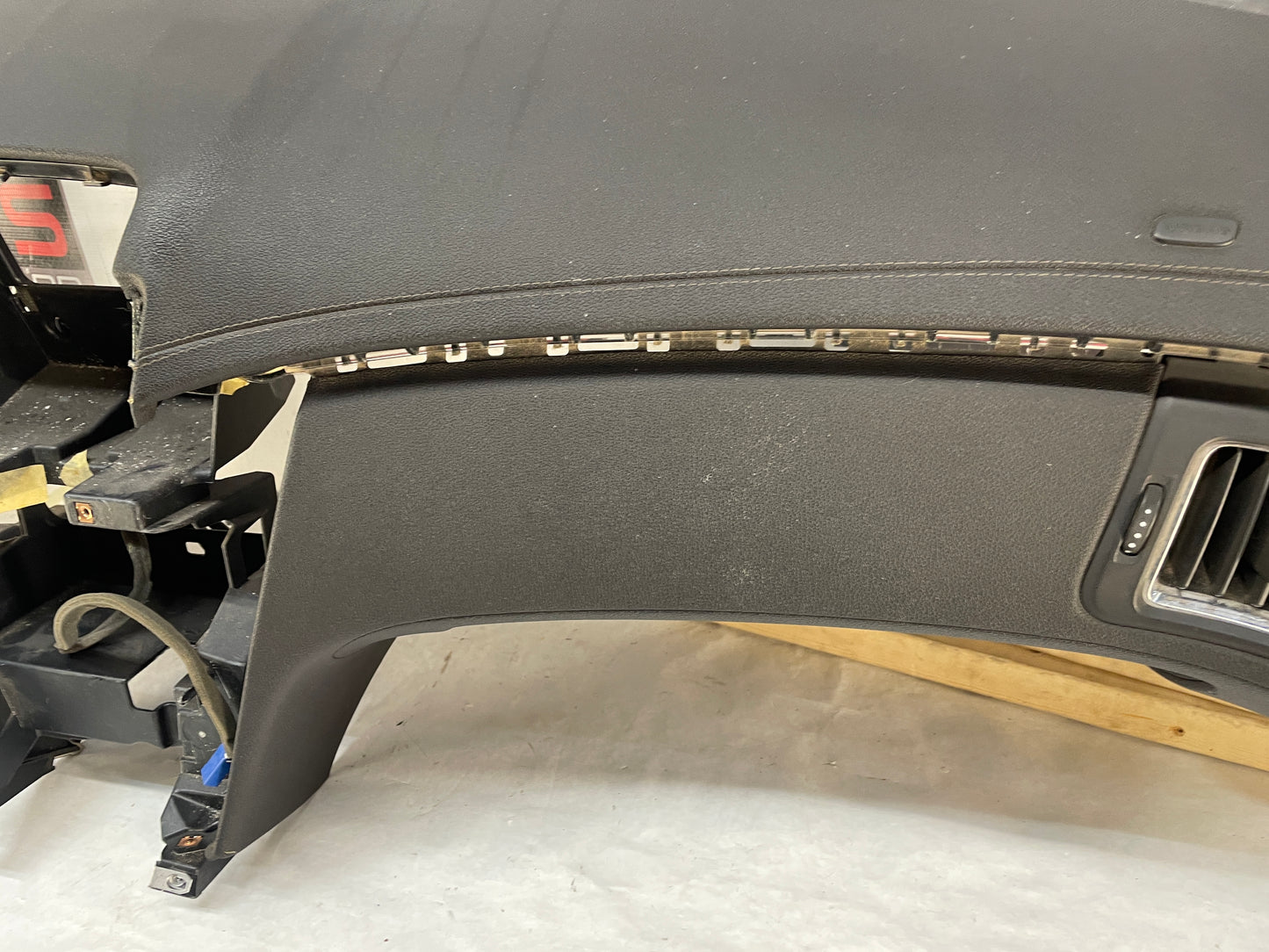 2010 Cadillac CTS-V Sedan Dash Pad Board Instrument Panel Upper & Lower OEM