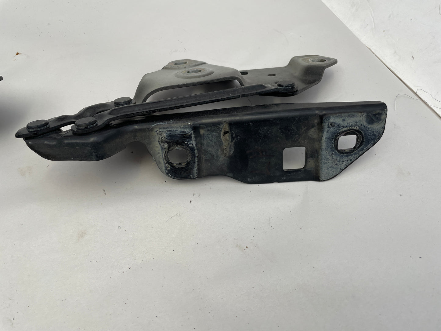 2019 Chevy Camaro SS RH & LH Hood Hinges OEM