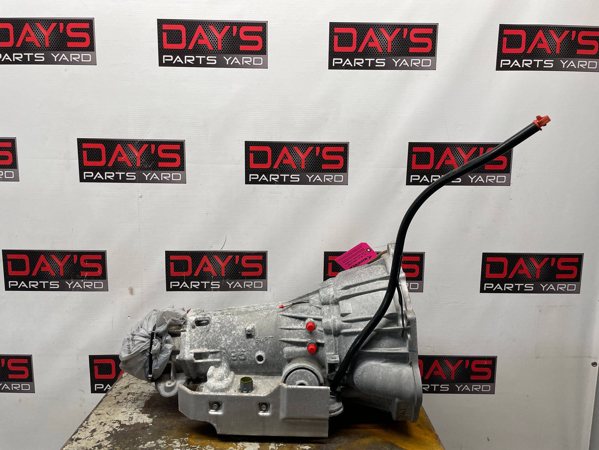 2005 Chevy Avalanche 4wd Auto Transmission OEM - Day's Parts Yard