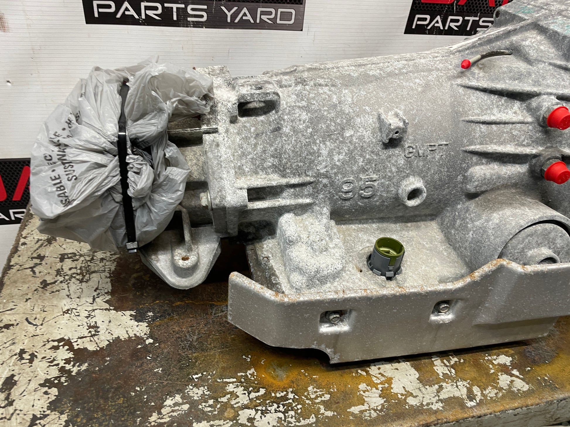 2005 Chevy Avalanche 4wd Auto Transmission OEM - Day's Parts Yard