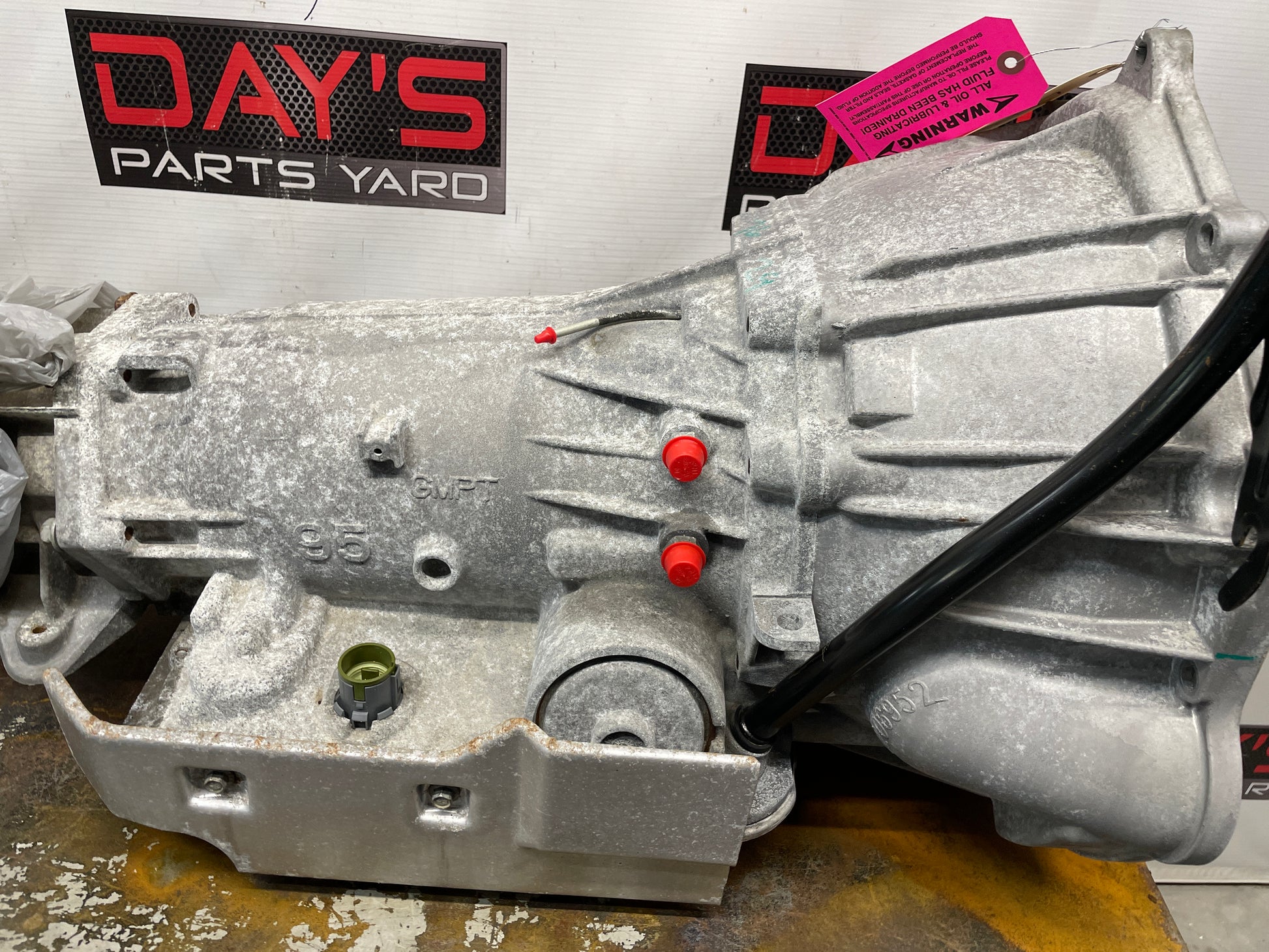 2005 Chevy Avalanche 4wd Auto Transmission OEM - Day's Parts Yard