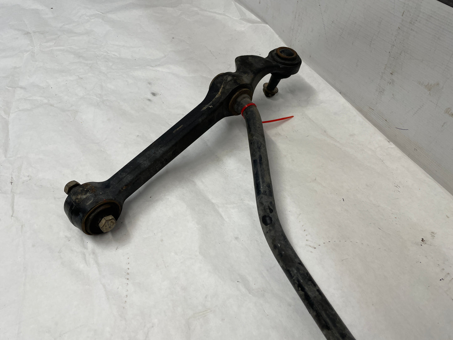 2005 Pontiac GTO RH Passenger Front Suspension Lower Control Arm Radius Rod OEM - Day's Parts Yard