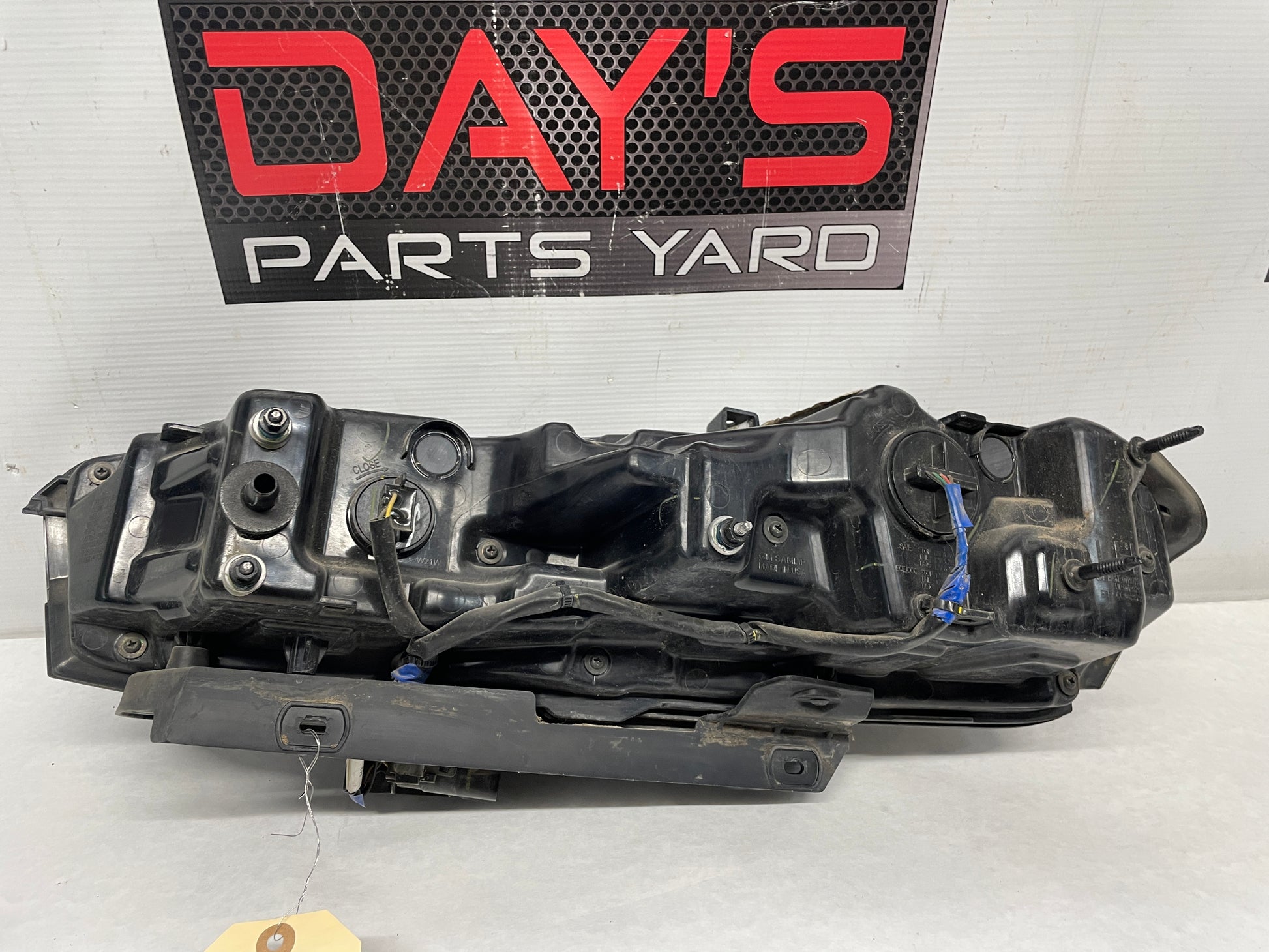 2019 Chevy Camaro LH Driver Taillight Tail Light Lamp OEM - Day's Parts Yard