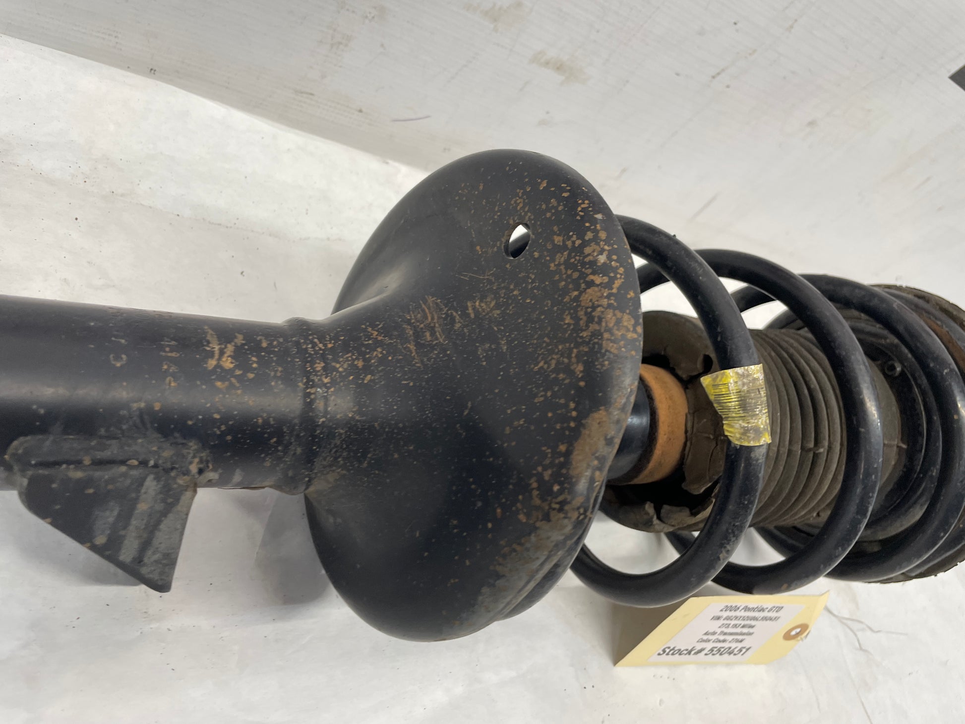 2006 Pontiac GTO LH Driver Front Strut Assembly OEM - Day's Parts Yard