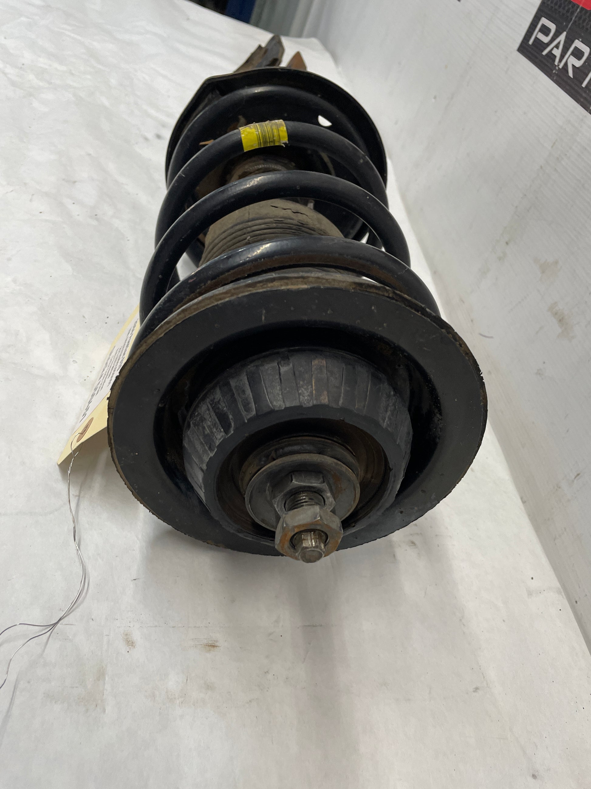 2006 Pontiac GTO LH Driver Front Strut Assembly OEM - Day's Parts Yard