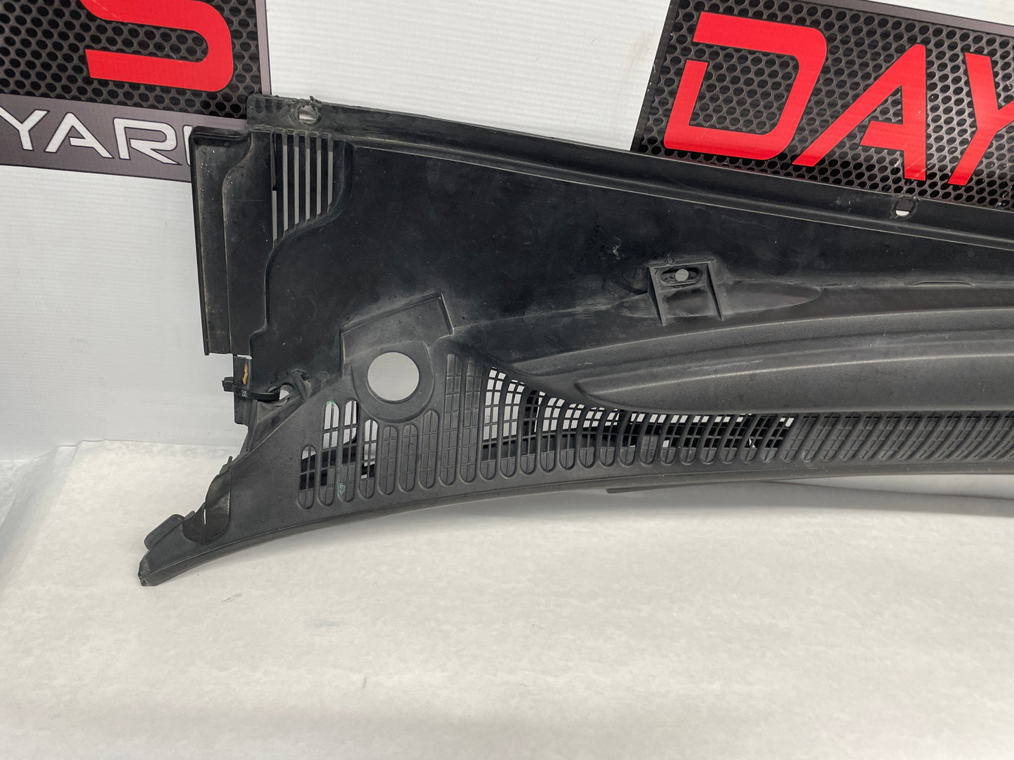 2005 Pontiac GTO Complete Windshield Wiper Cowl Grille Assembly OEM