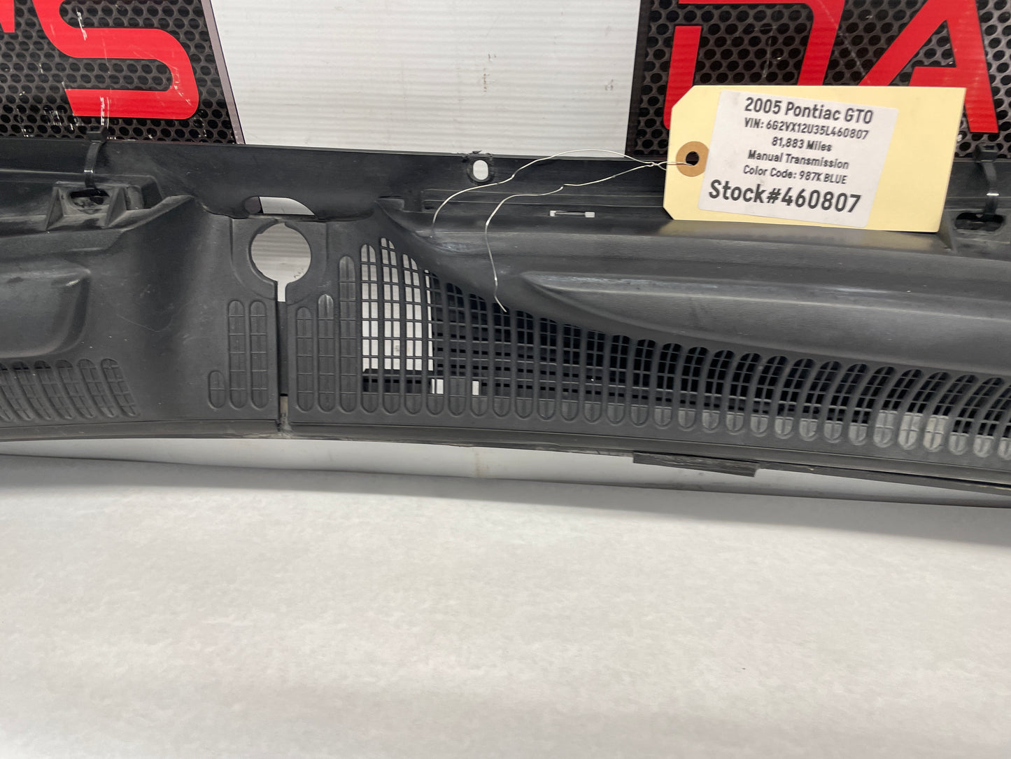 2005 Pontiac GTO Complete Windshield Wiper Cowl Grille Assembly OEM