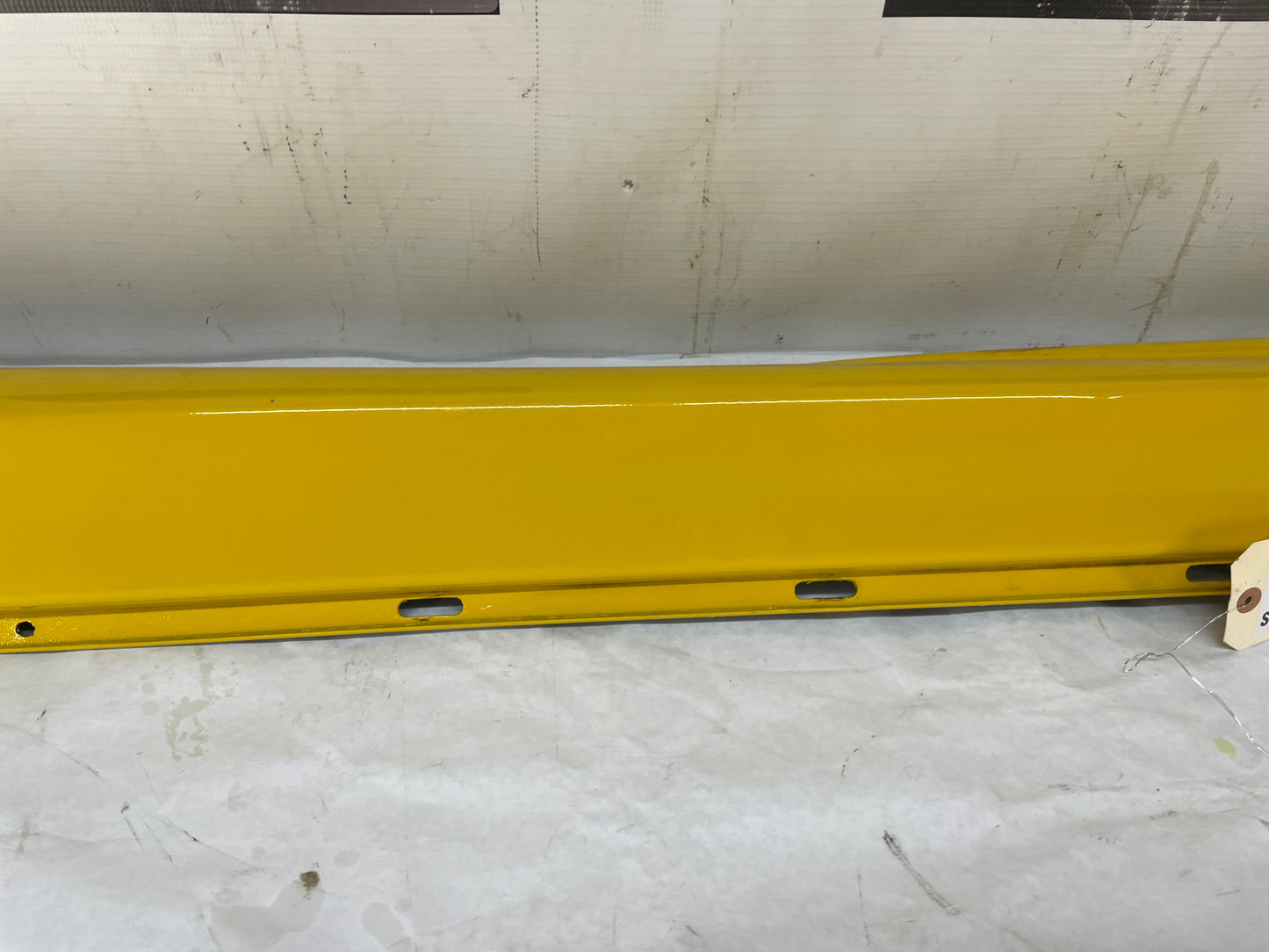 2004 Pontiac GTO RH Passenger Rocker Molding Side Skirt Panel Trim OEM - Day's Parts Yard