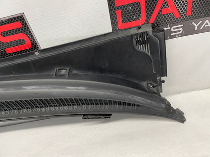 2005 Pontiac GTO Complete Windshield Wiper Cowl Grille Assembly OEM