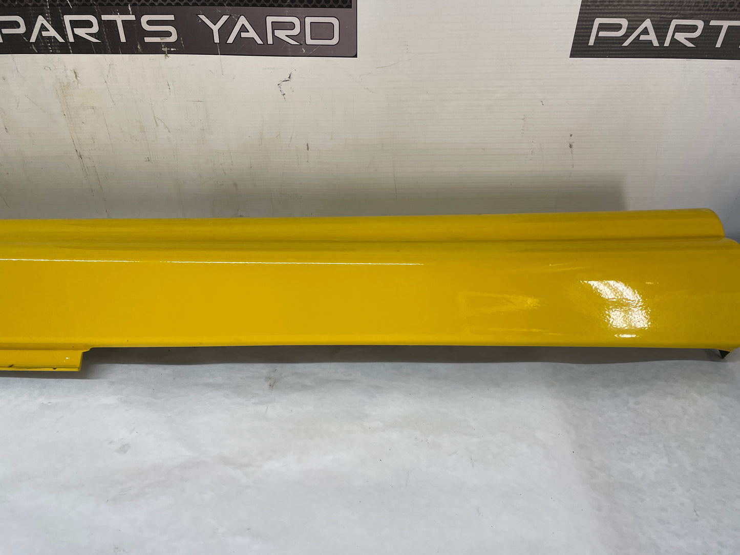 2004 Pontiac GTO RH Passenger Rocker Molding Side Skirt Panel Trim OEM - Day's Parts Yard