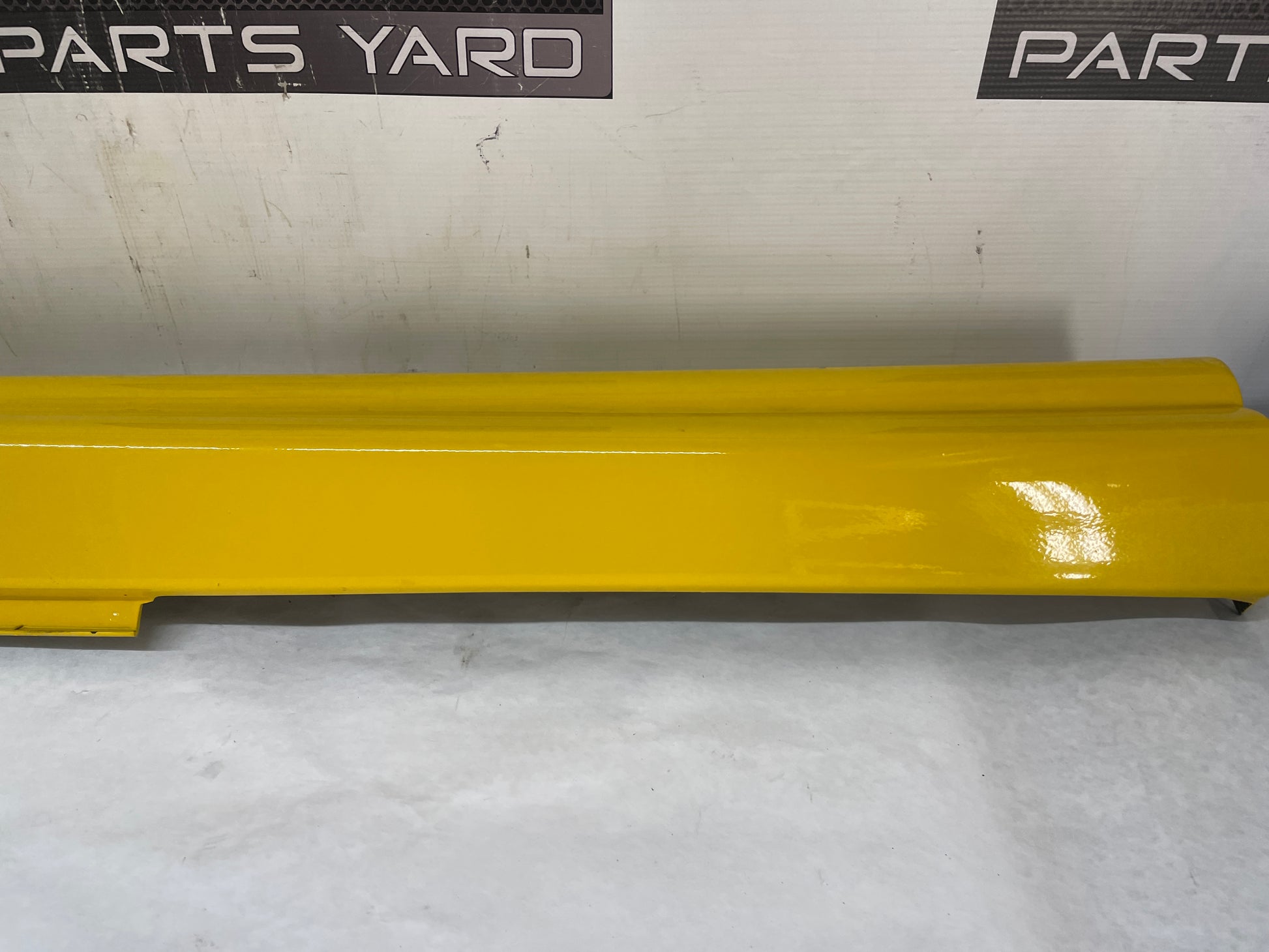 2004 Pontiac GTO RH Passenger Rocker Molding Side Skirt Panel Trim OEM - Day's Parts Yard