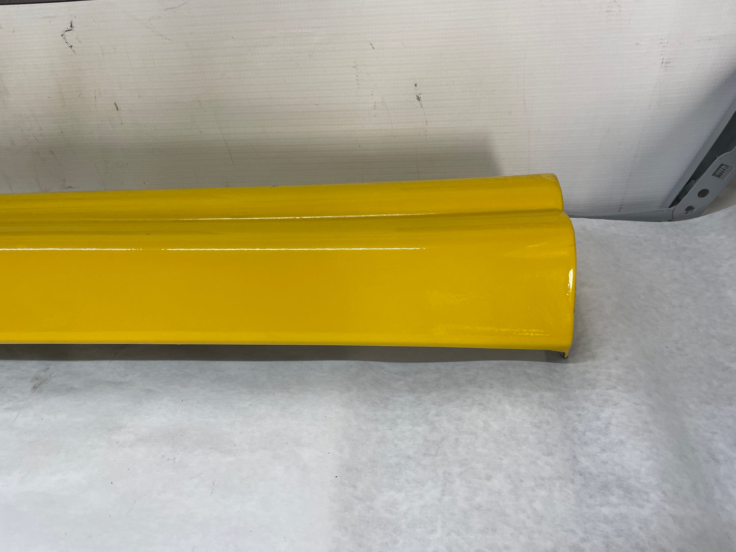 2004 Pontiac GTO RH Passenger Rocker Molding Side Skirt Panel Trim OEM - Day's Parts Yard