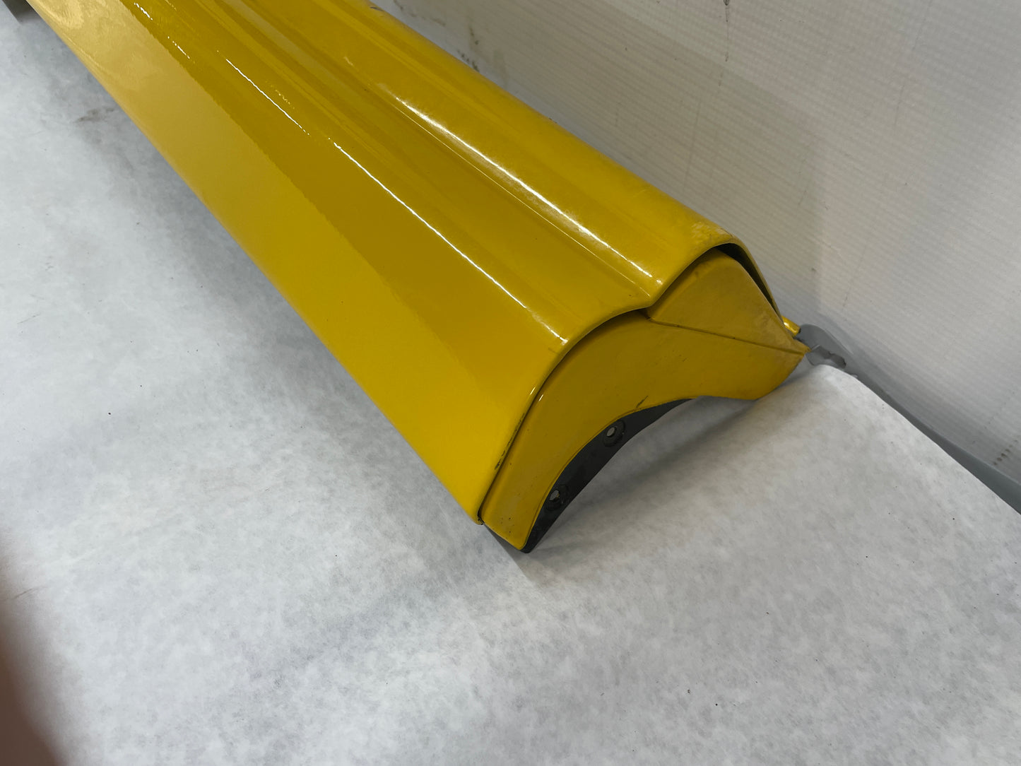2004 Pontiac GTO RH Passenger Rocker Molding Side Skirt Panel Trim OEM - Day's Parts Yard