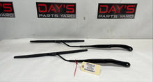 2005 Pontiac GTO RH & LH Windshield Wiper Arms OEM