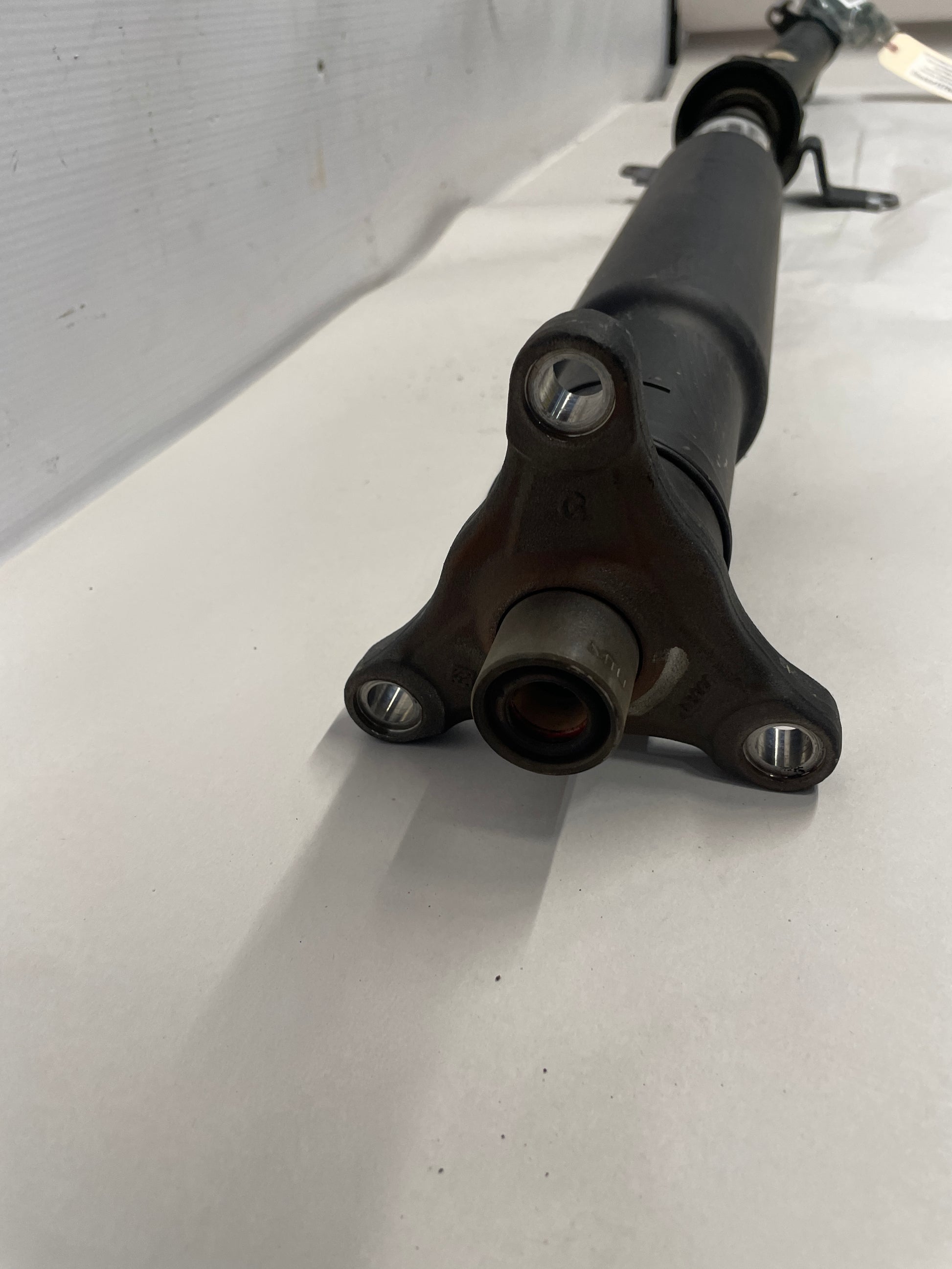 2011 Chevy Camaro SS Drive Shaft Driveshaft w/ Hardware OEM - Day's Parts Yard