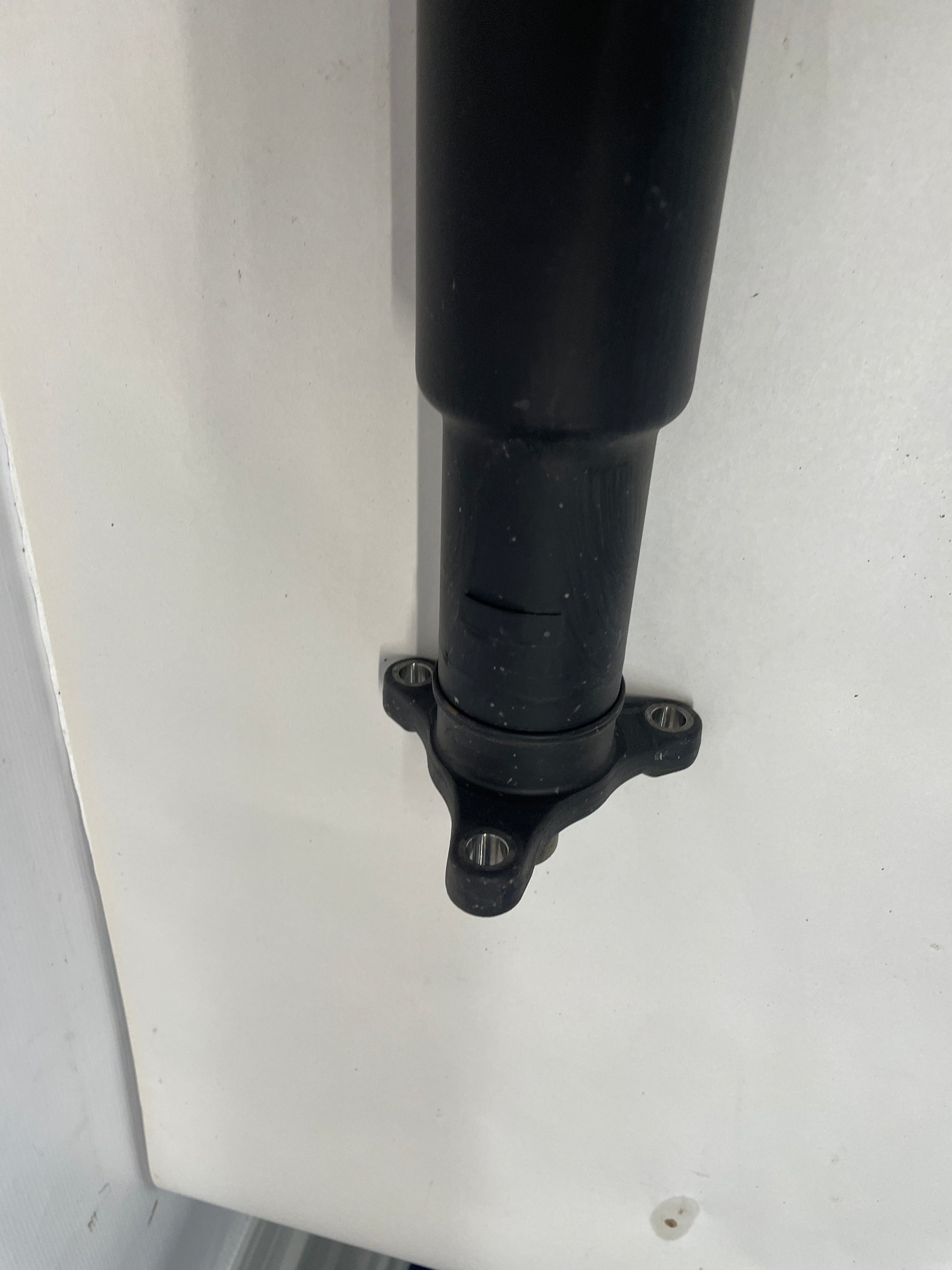 2011 Chevy Camaro SS Drive Shaft Driveshaft w/ Hardware OEM - Day's Parts Yard
