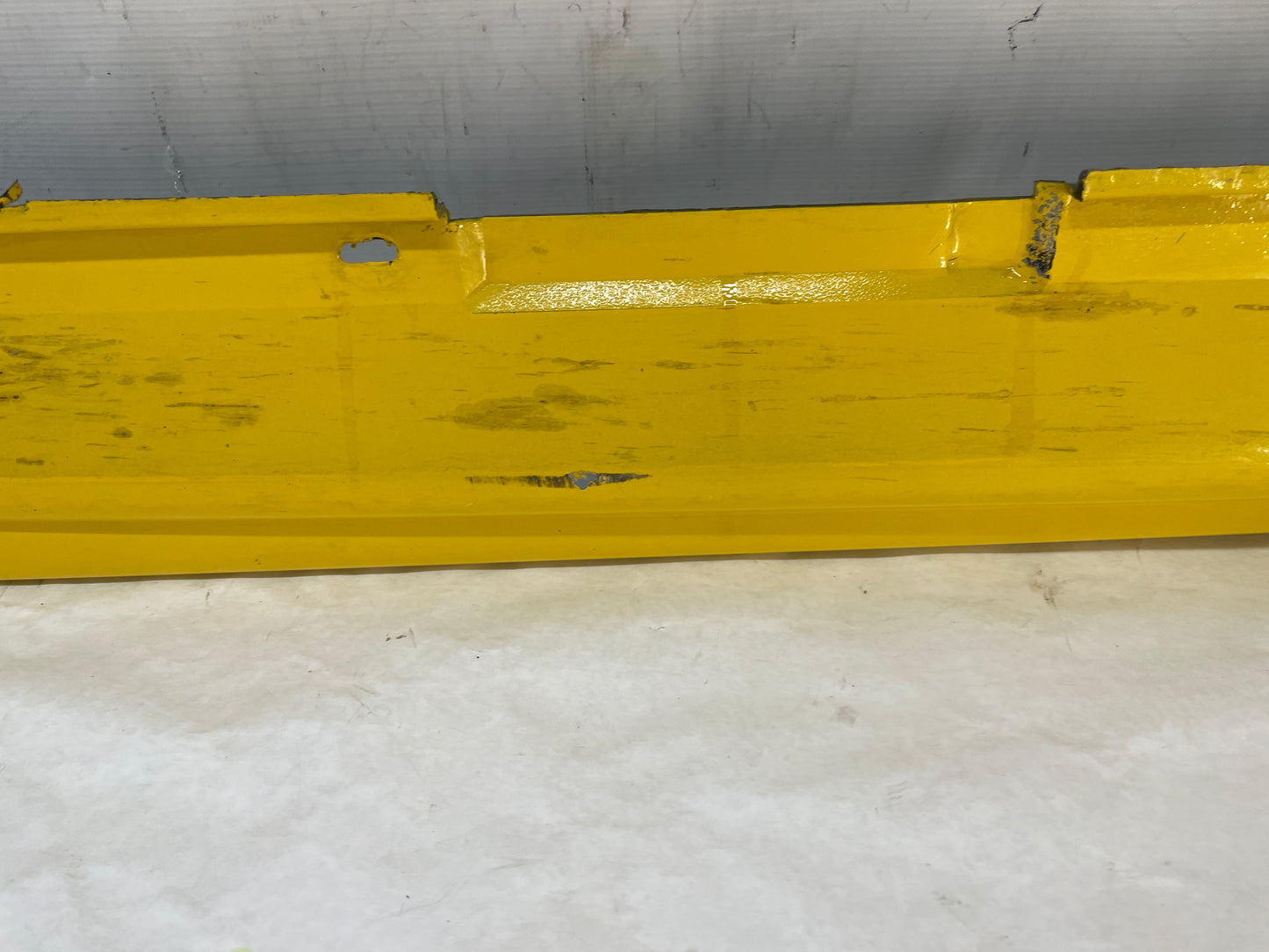 2004 Pontiac GTO RH Passenger Rocker Molding Side Skirt Panel Trim OEM - Day's Parts Yard