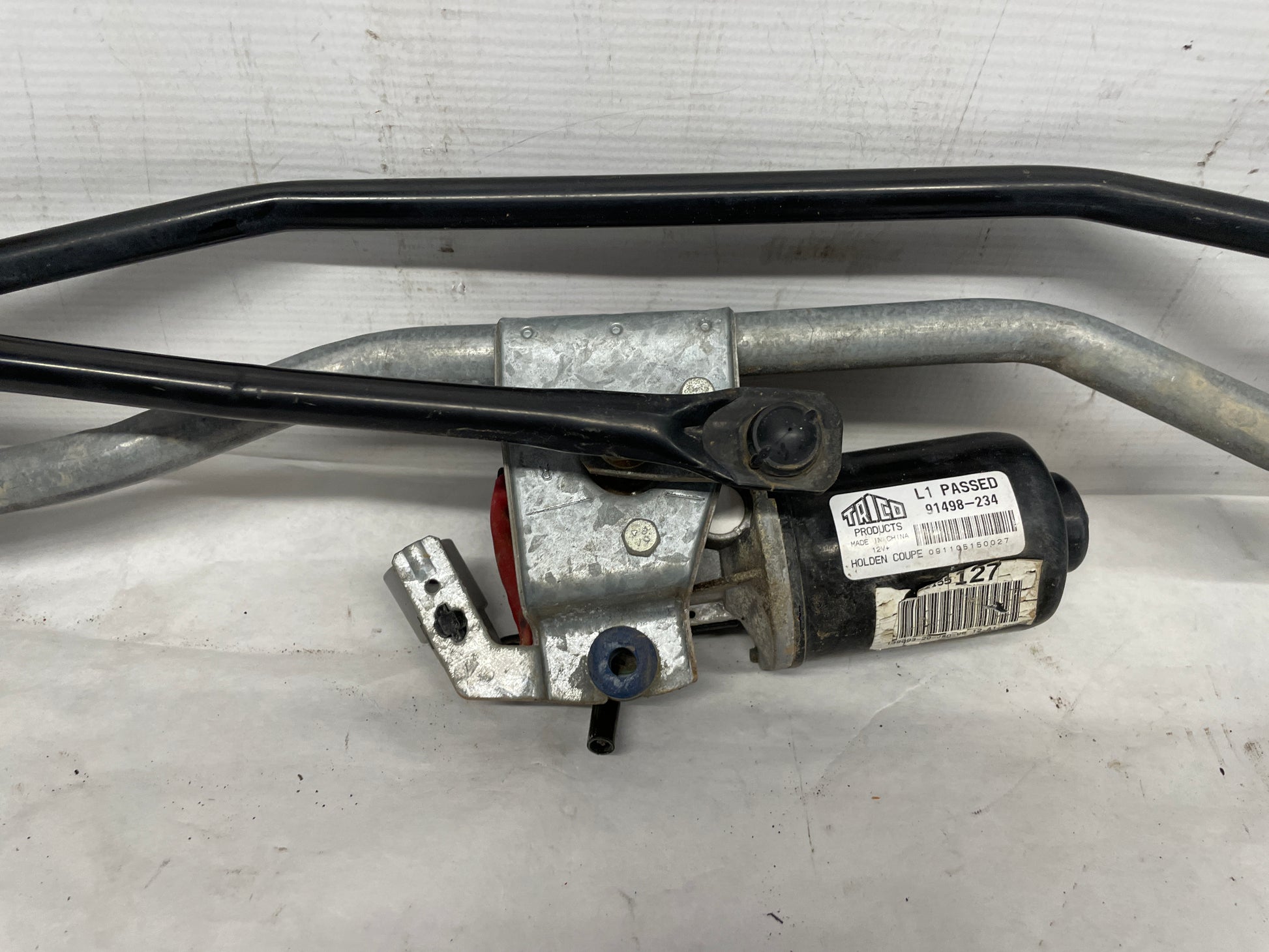 2006 Pontiac GTO Wiper Motor Transmission Assembly Linkage OEM - Day's Parts Yard