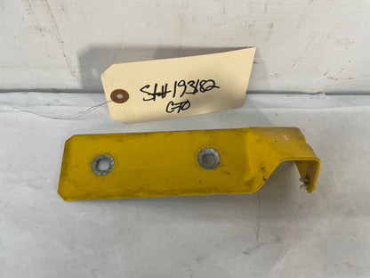 2004 Pontiac GTO RH Passenger Front Bumper Fender Bracket Guide Support OEM - Day's Parts Yard