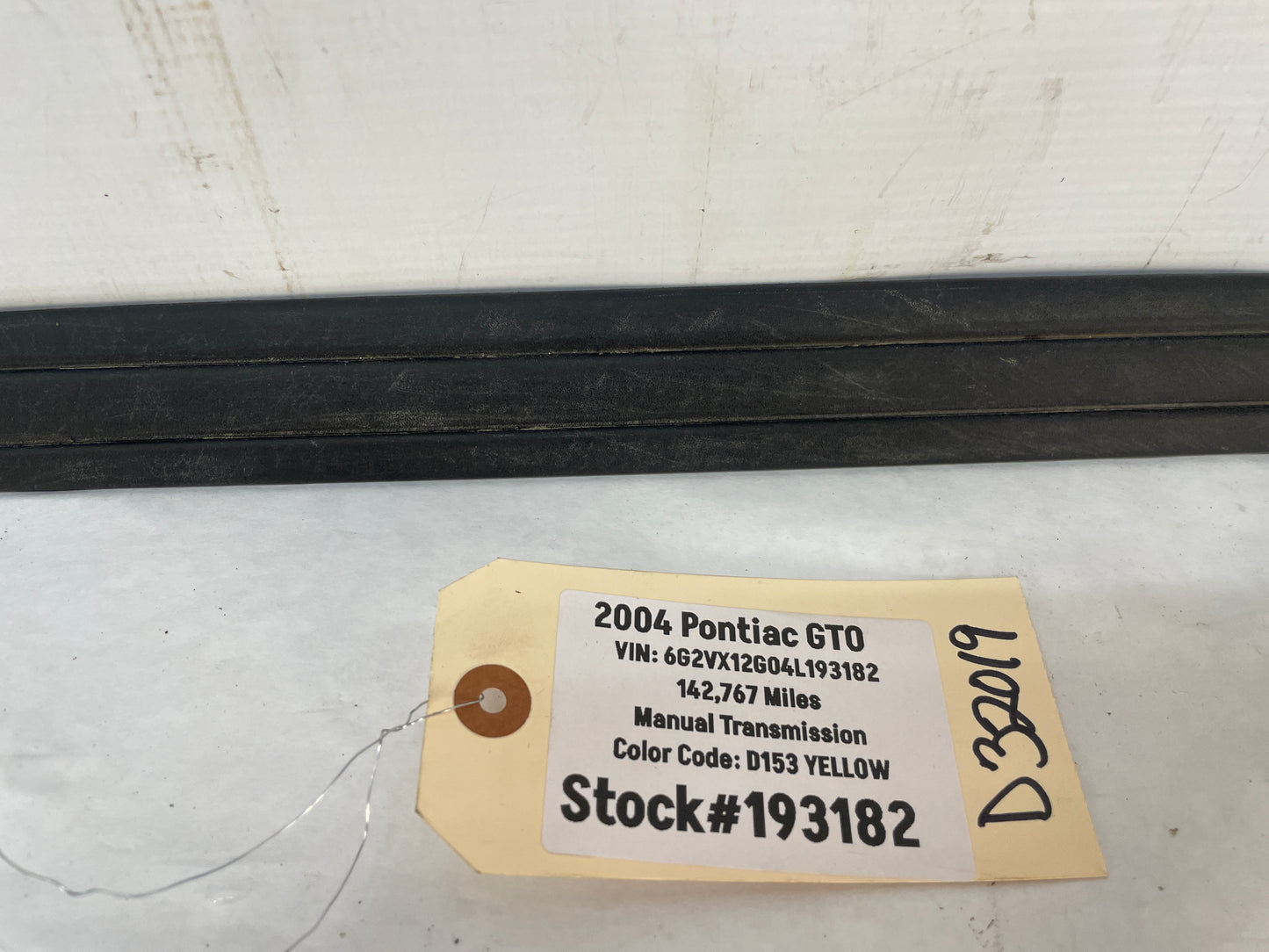 2004 Pontiac GTO LH Driver Scuff Plate Sill Trim Insert OEM - Day's Parts Yard