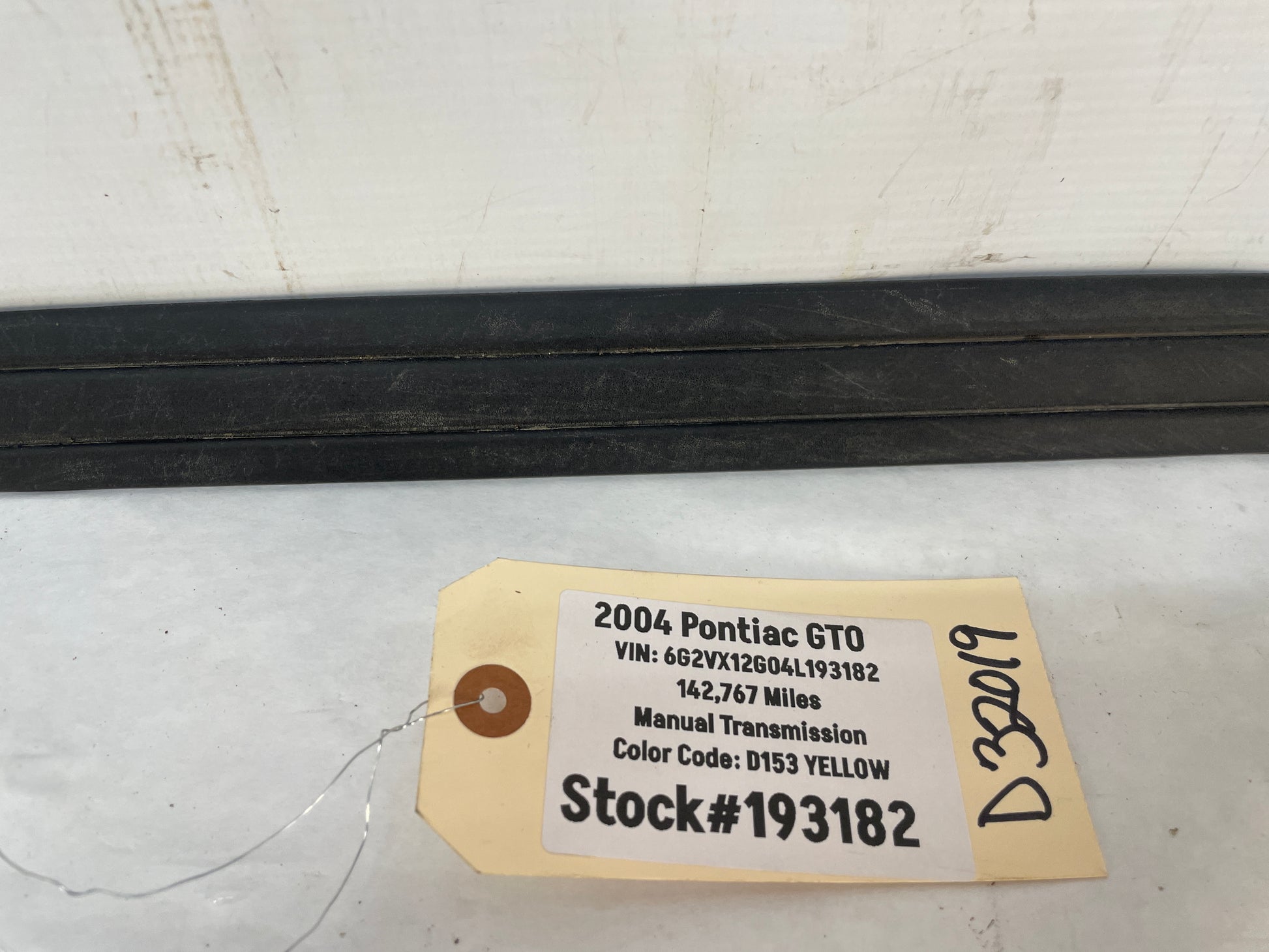 2004 Pontiac GTO LH Driver Scuff Plate Sill Trim Insert OEM - Day's Parts Yard