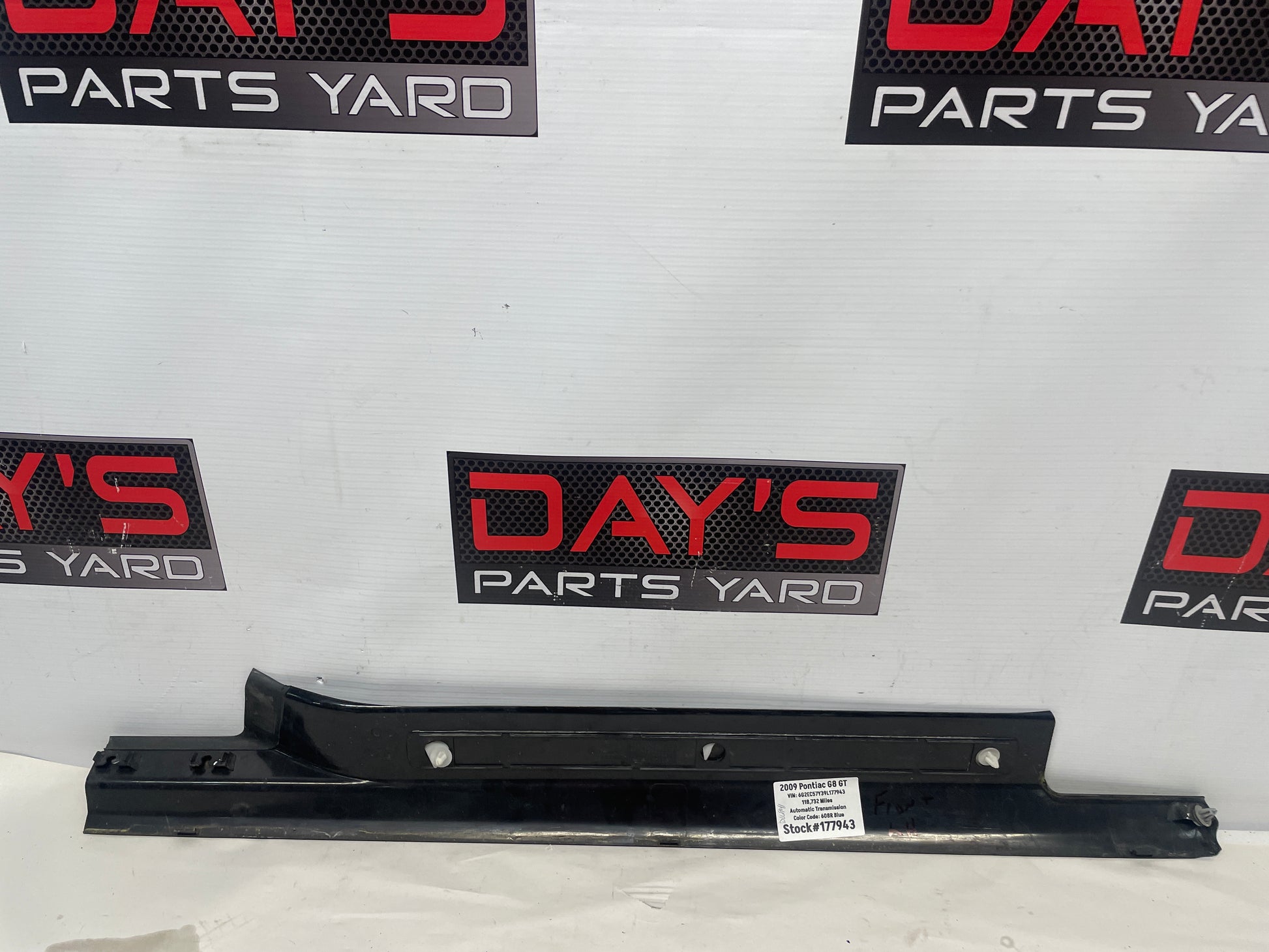 2009 Pontiac G8 GT LH Driver Front Door Sill Kick Plate Scuff Plate OEM - Day's Parts Yard