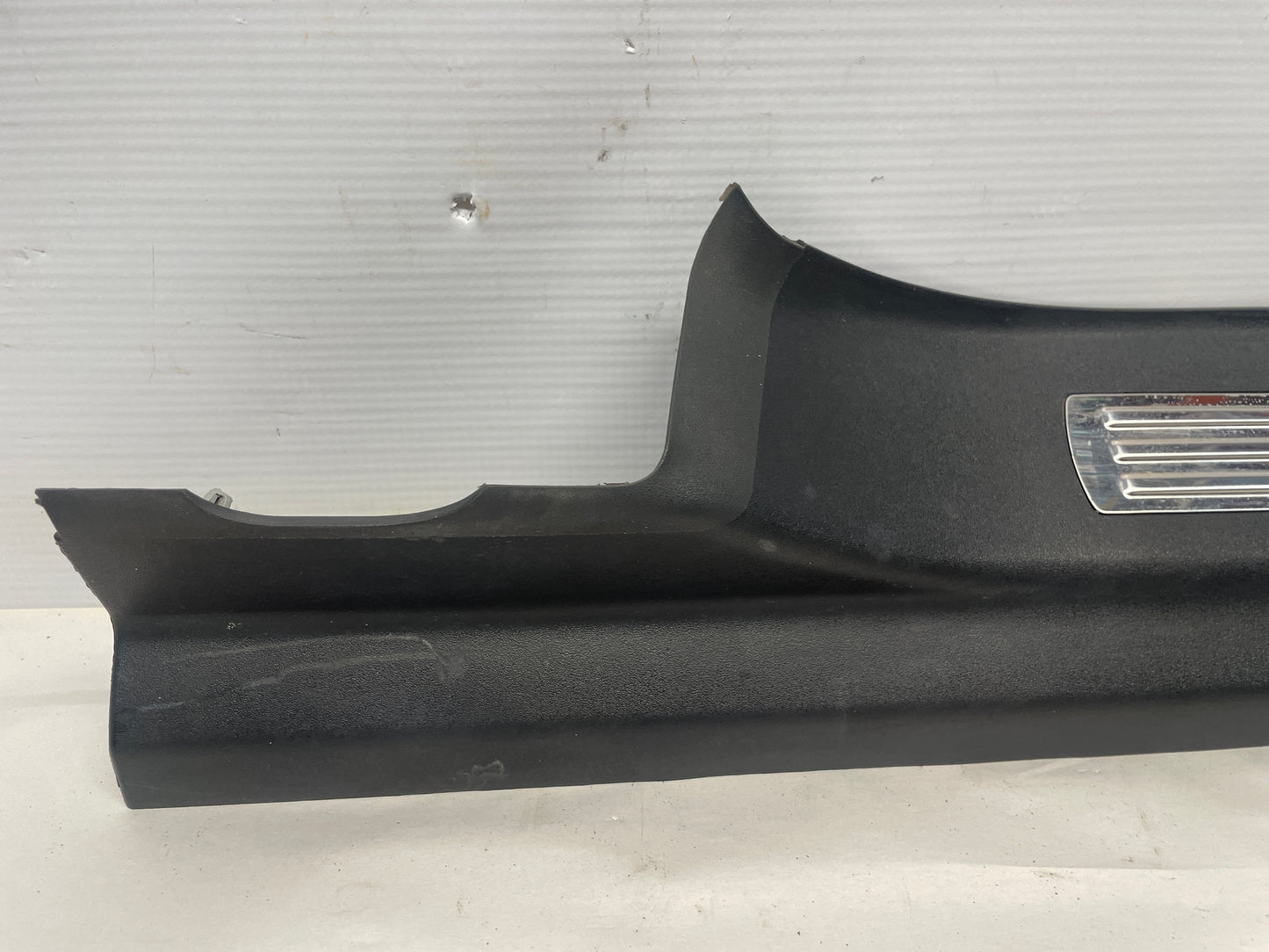 2009 Pontiac G8 Left Rear Door Sill Kick Panel Scuff Plate OEM - Day's Parts Yard