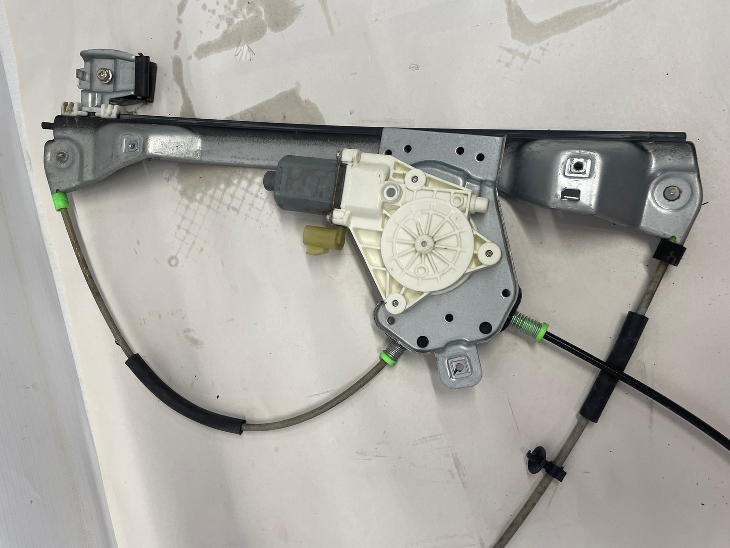 2009 Pontiac G8 GT Front RH Passenger Door Window Regulator Motor OEM