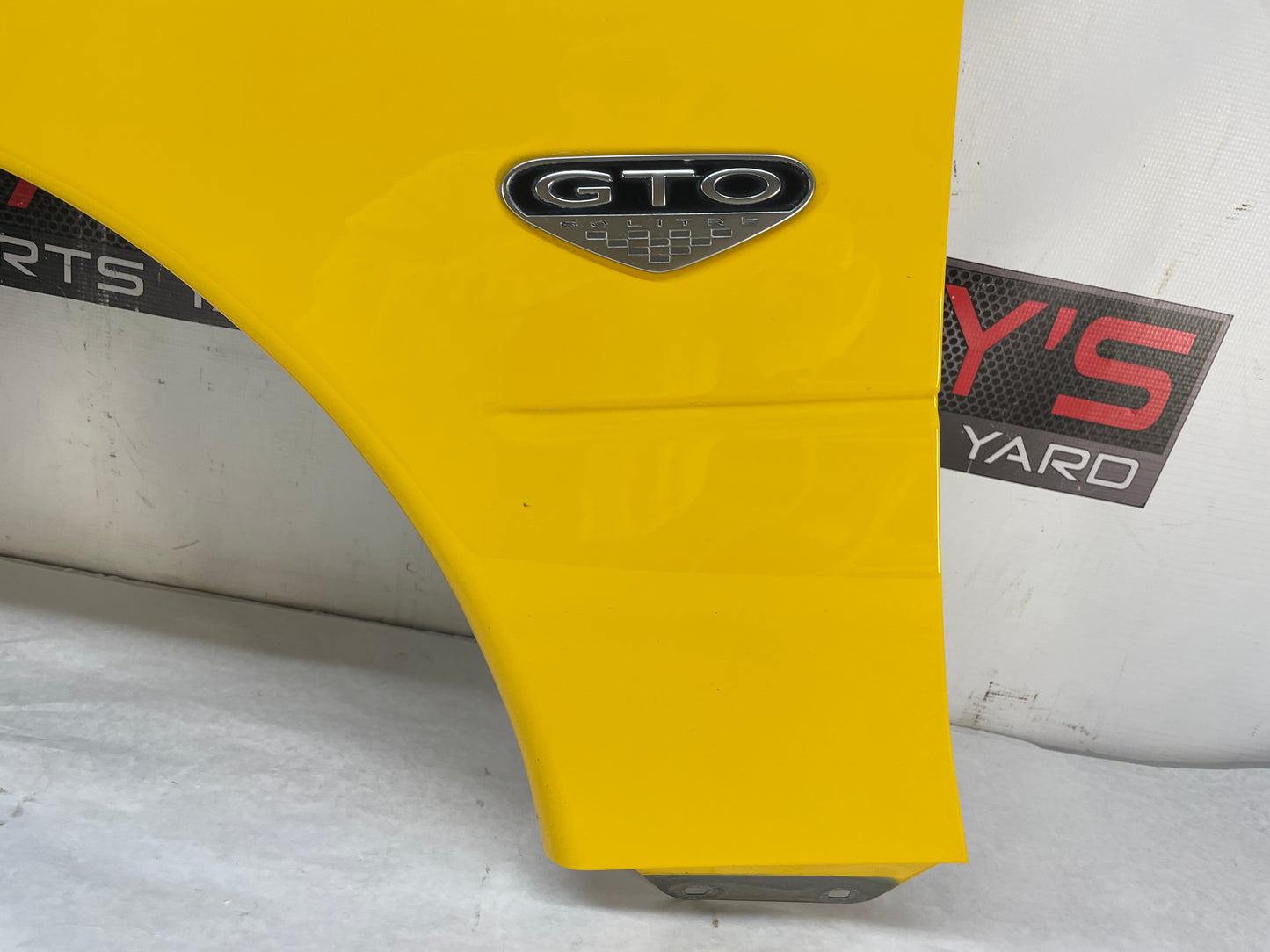 2005 Pontiac GTO LH Driver Front Fender Yellow OEM