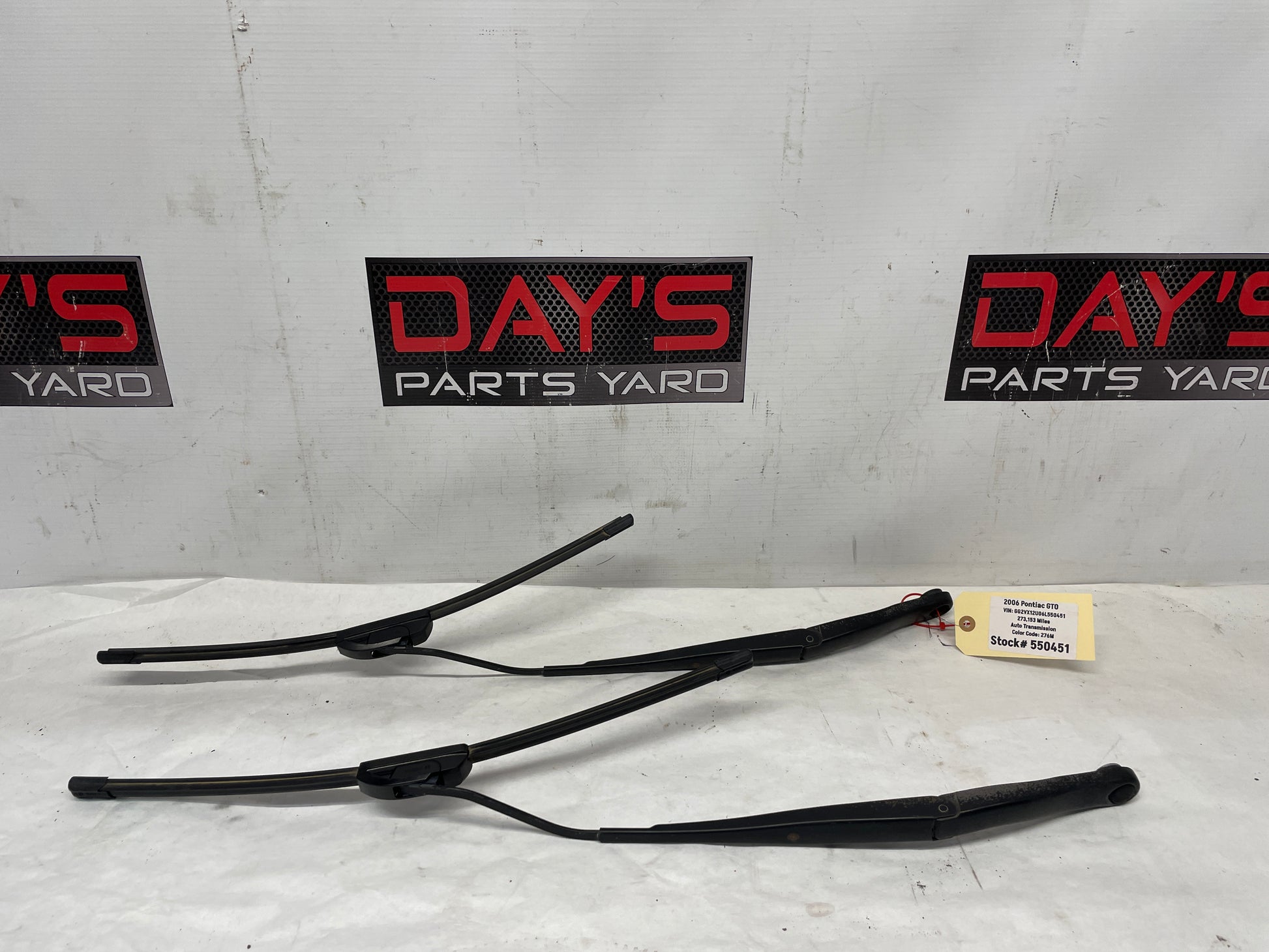 2006 Pontiac GTO RH & LH Windshield Wiper Arms OEM - Day's Parts Yard