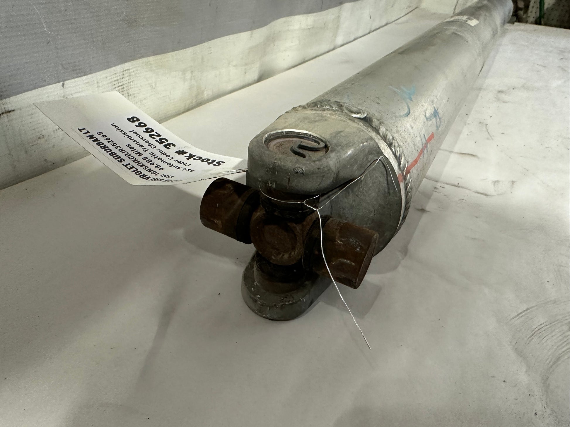 2018 Chevy Suburban LT Drive Shaft Driveshaft OEM - Day's Parts Yard