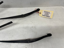 2006 Pontiac GTO RH & LH Windshield Wiper Arms OEM - Day's Parts Yard