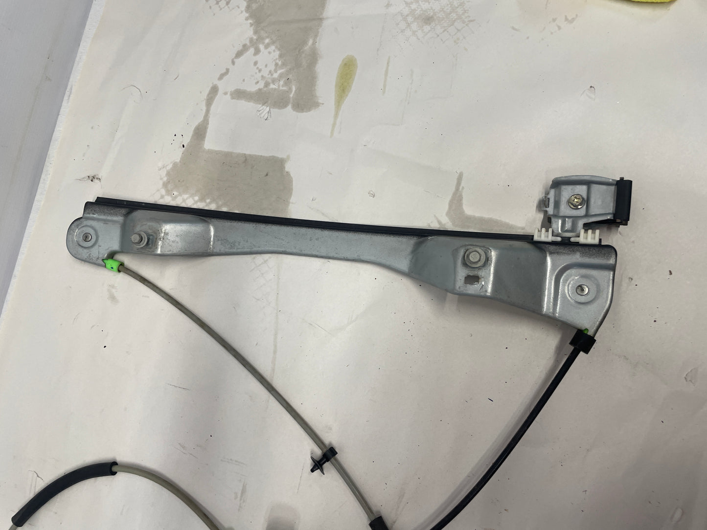 2009 Pontiac G8 GT Front LH Driver Door Window Regulator Motor OEM - Day's Parts Yard