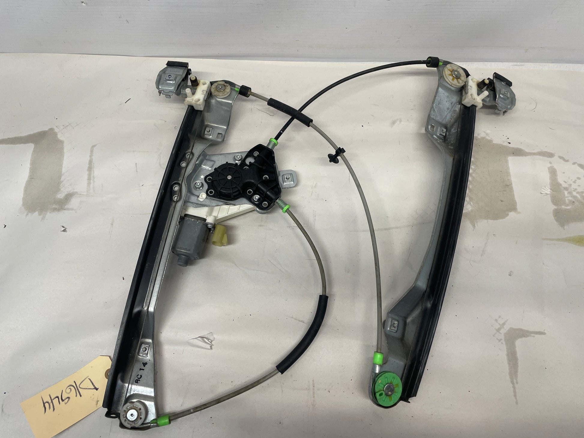 2009 Pontiac G8 GT Front LH Driver Door Window Regulator Motor OEM - Day's Parts Yard