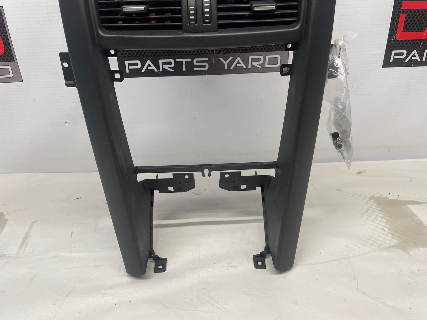 2009 Pontiac G8 Center Dash Radio Bezel Speaker Grill OEM - Day's Parts Yard