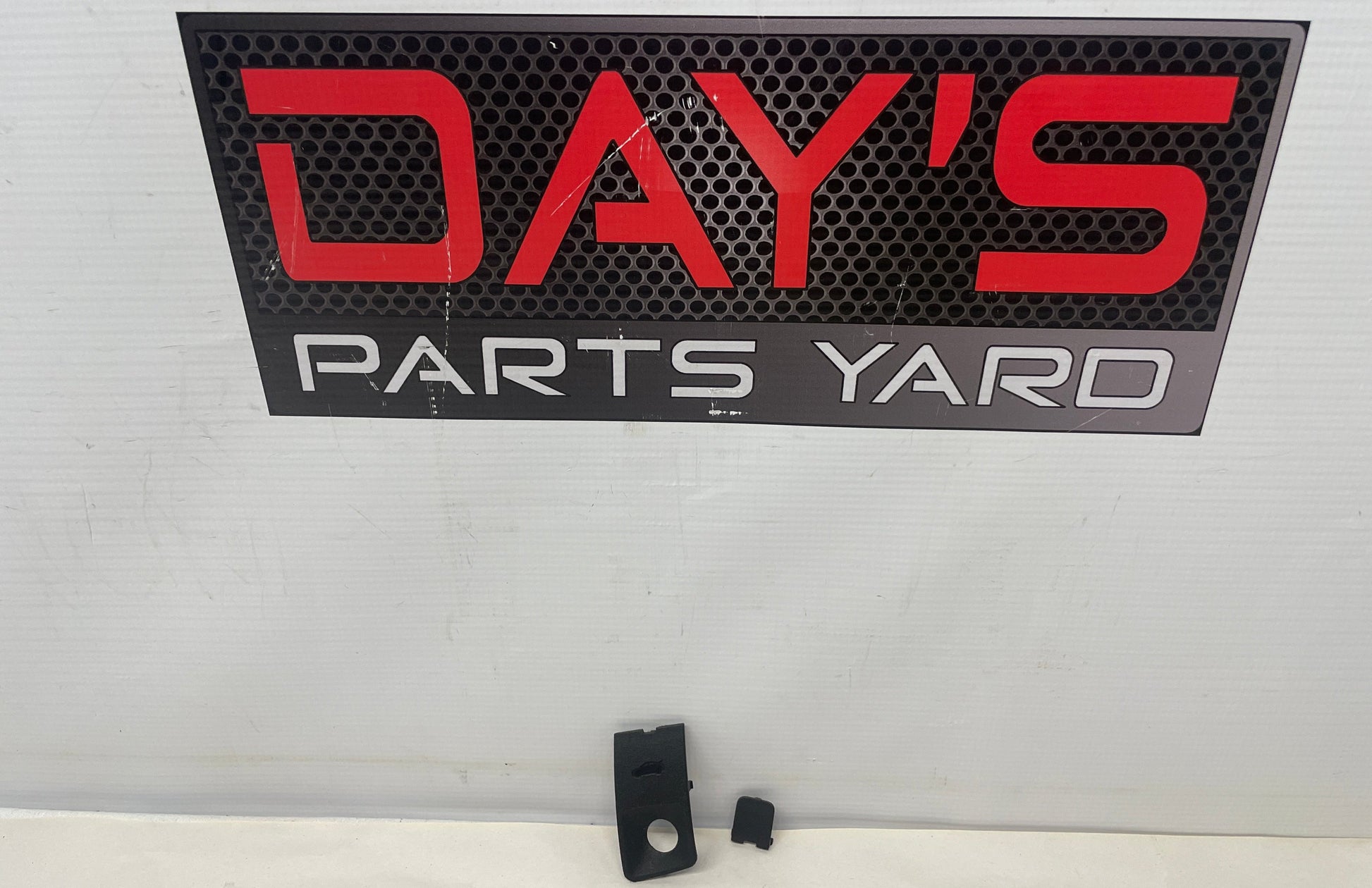 2009 Pontiac G8 GT Glove Compartment Hardware Covers Box Frame Cap Left OEM - Day's Parts Yard