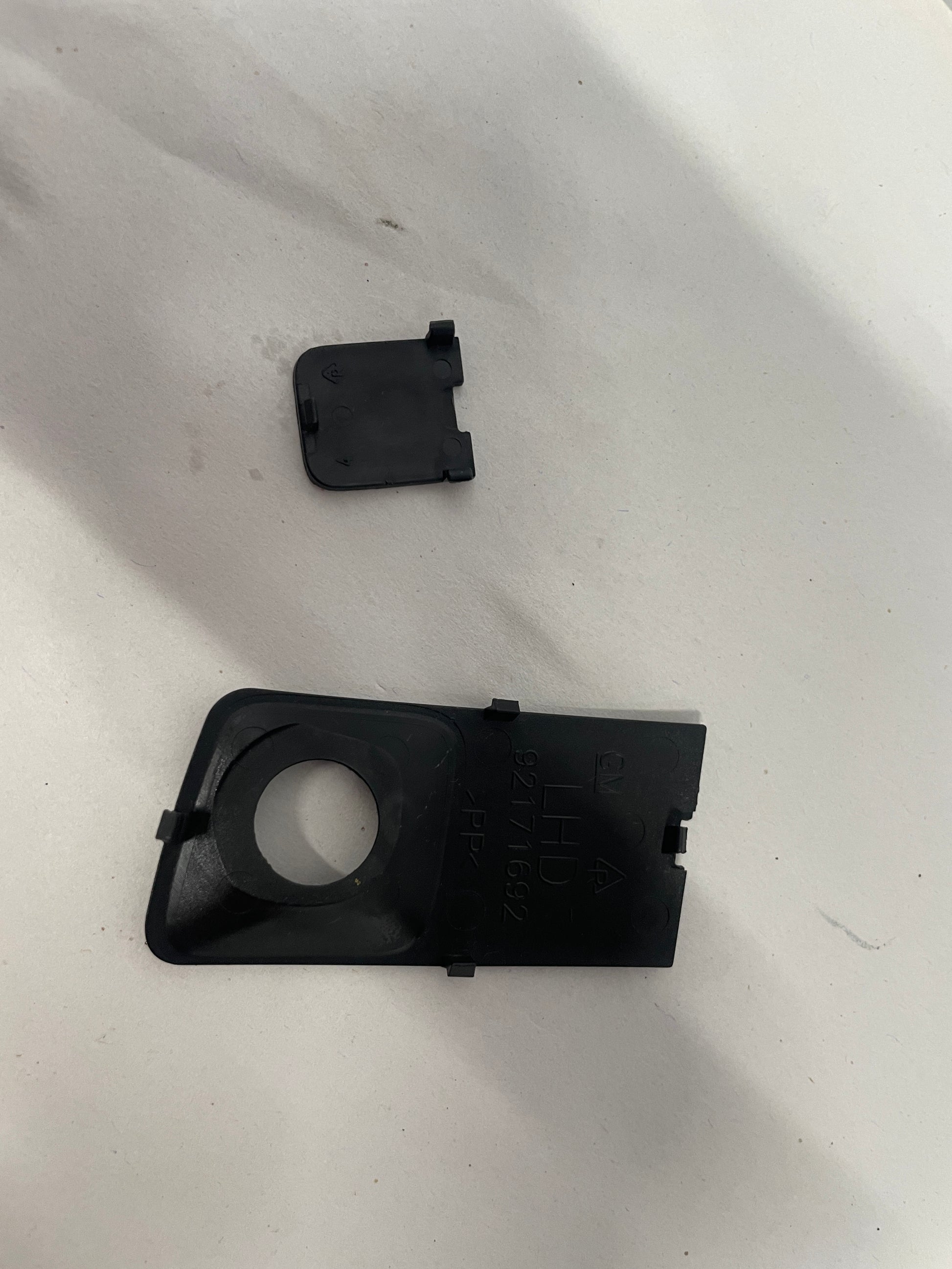 2009 Pontiac G8 GT Glove Compartment Hardware Covers Box Frame Cap Left OEM - Day's Parts Yard