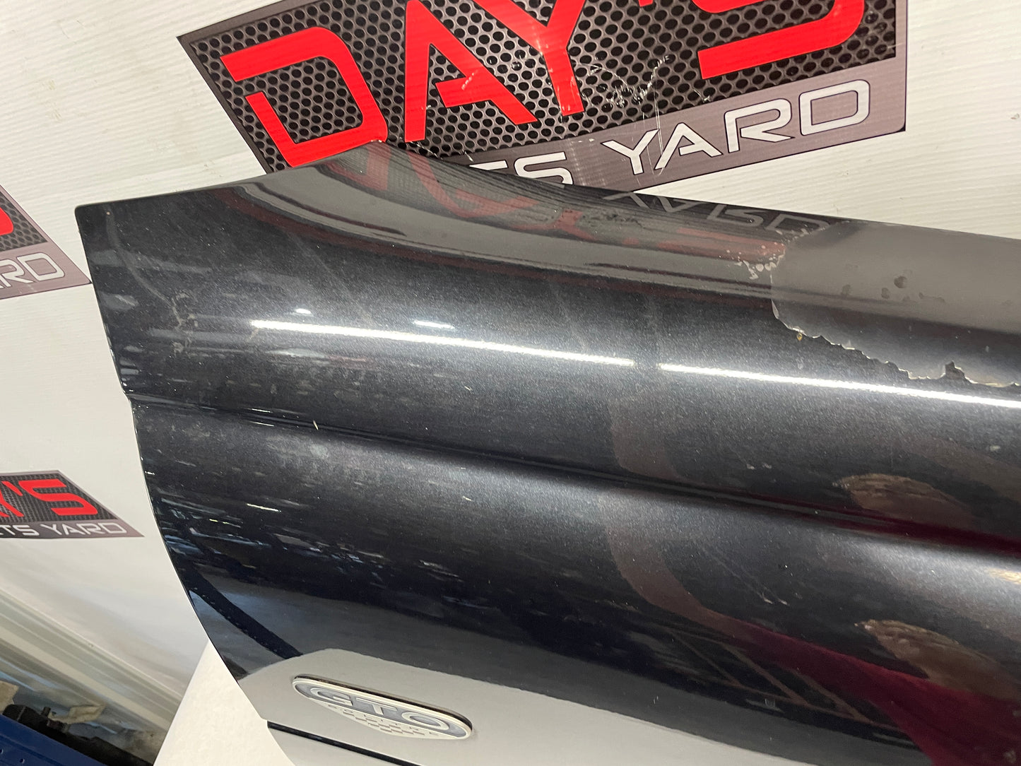 2005 Pontiac GTO RH Passenger Front Fender Black OEM - Day's Parts Yard