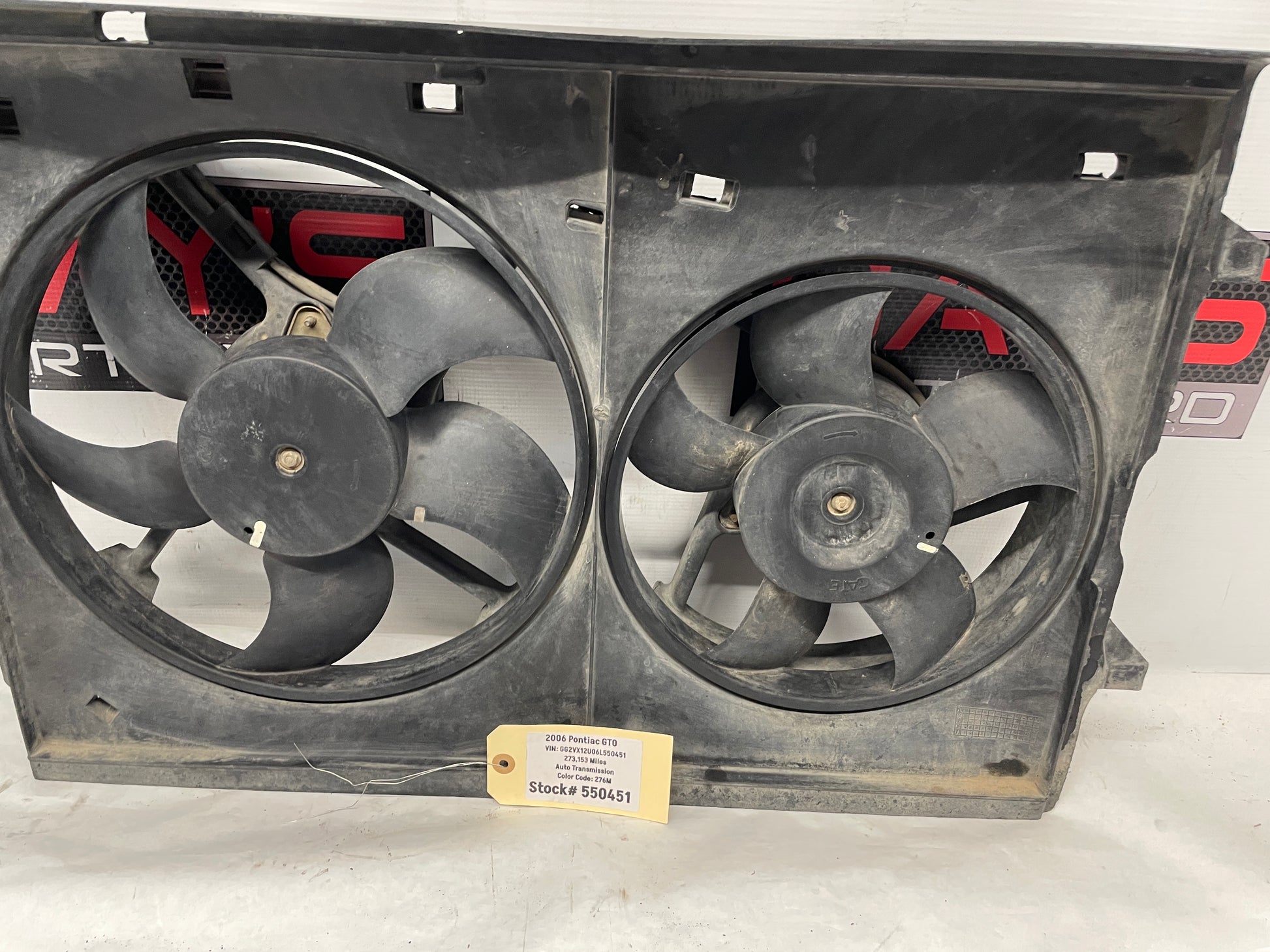 2006 Pontiac GTO Dual Radiator Electric Cooling Fans Shroud Assembly OEM - Day's Parts Yard